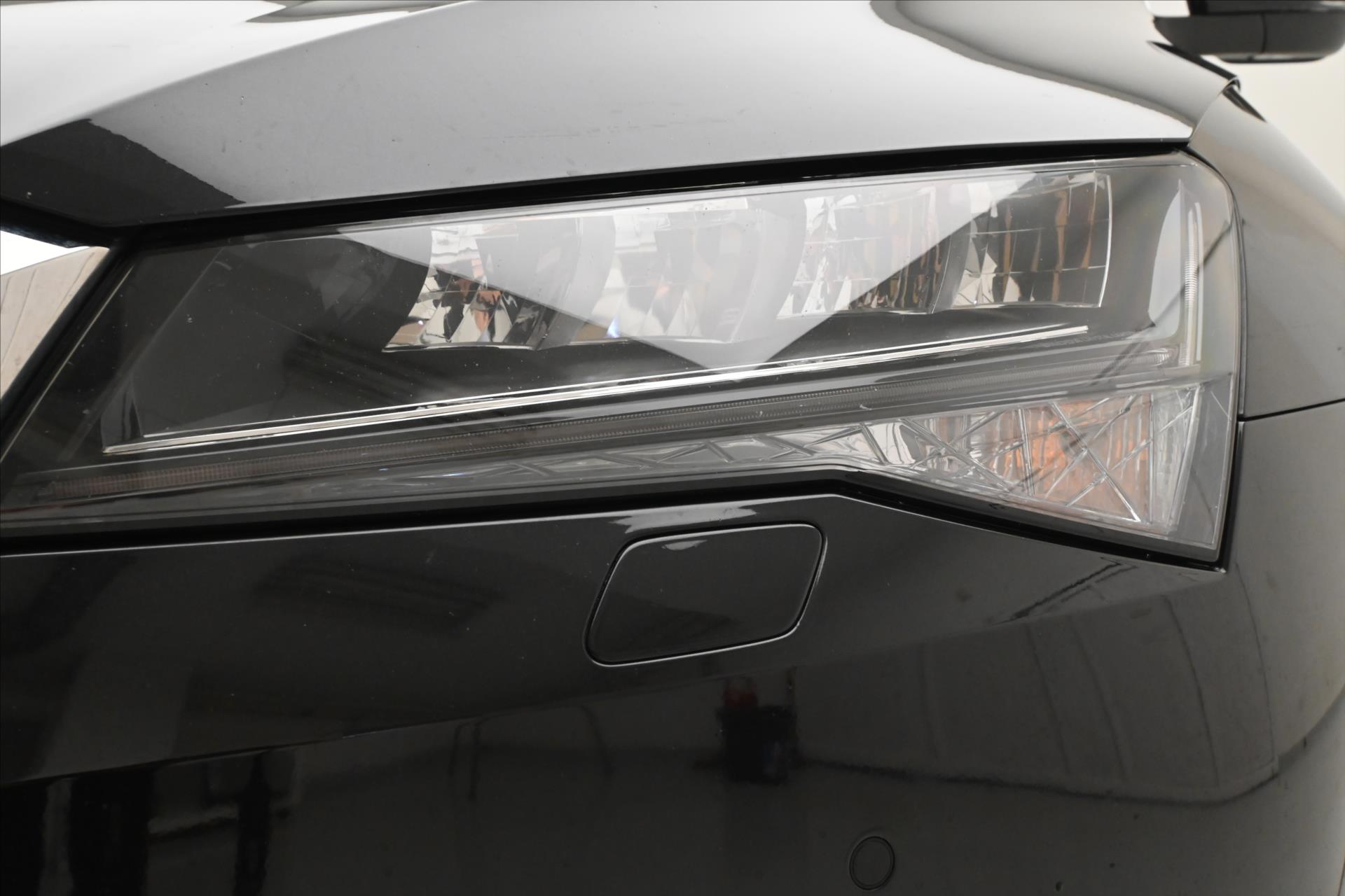 Hlavní fotografie vozu Škoda Superb 2,0 TDI 110 kW DSG Style Záruka až 5 let (31)