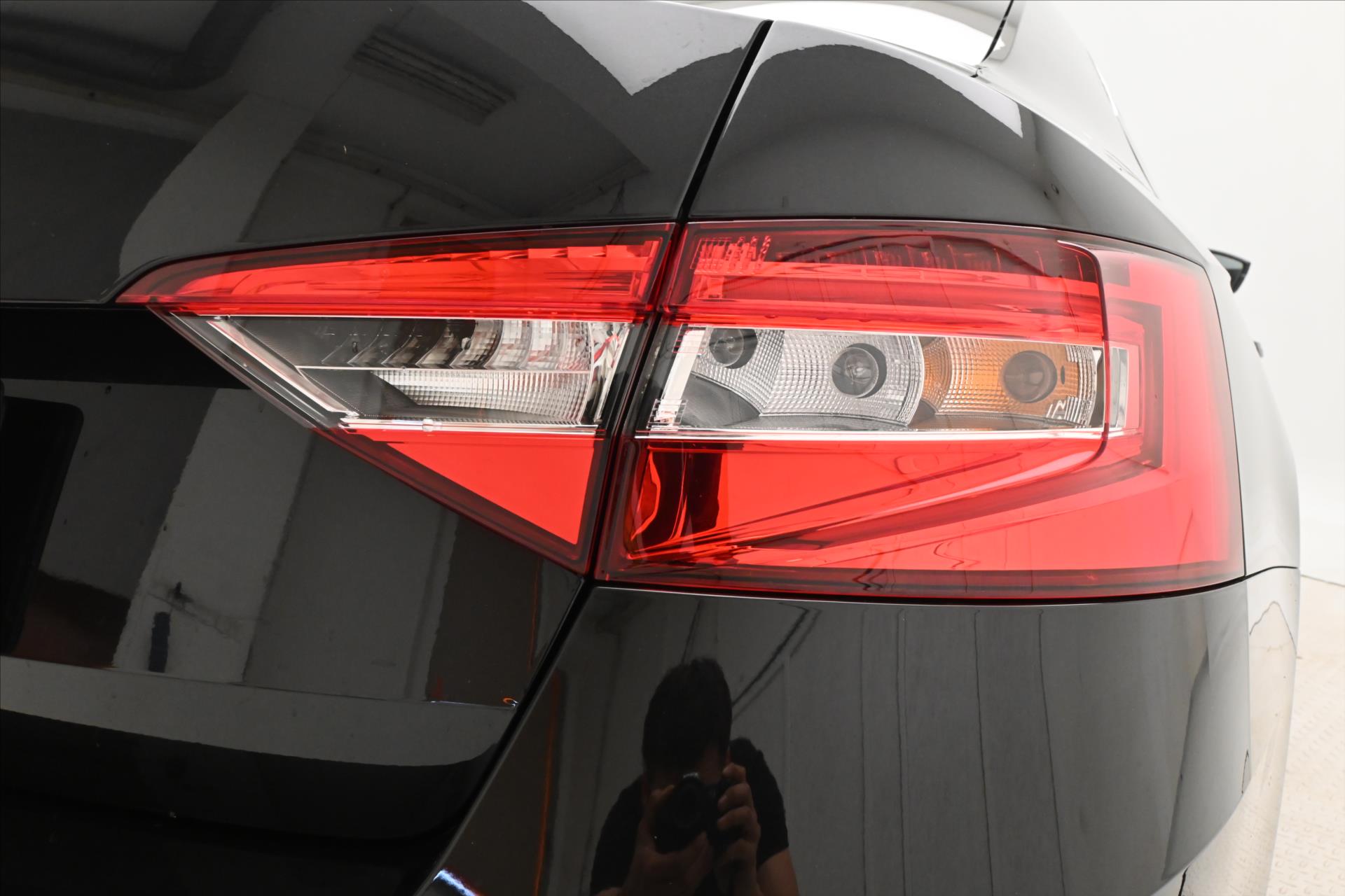 Hlavní fotografie vozu Škoda Superb 2,0 TDI 110 kW DSG Style Záruka až 5 let (32)