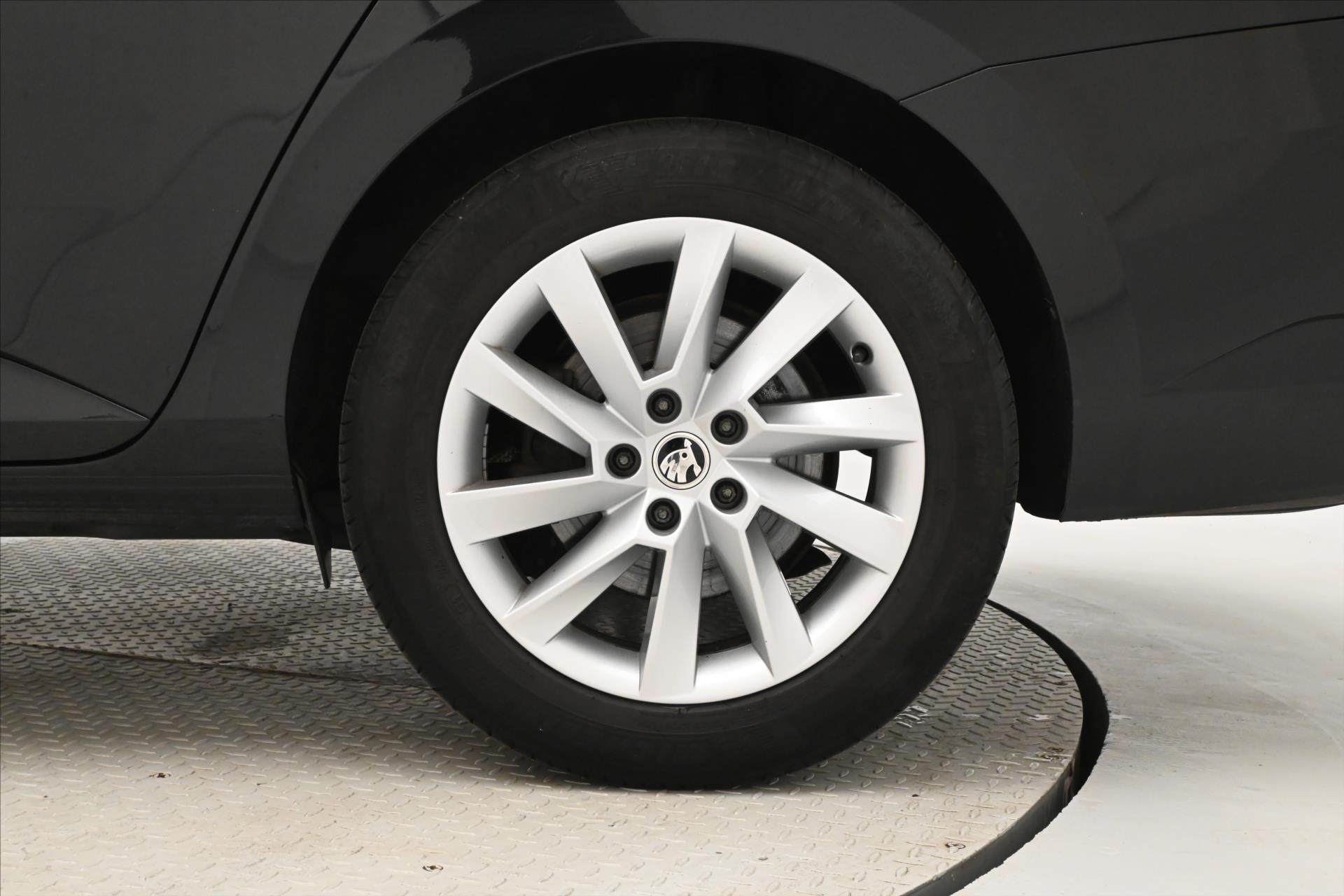 Hlavní fotografie vozu Škoda Superb 2,0 TDI 110 kW DSG Style Záruka až 5 let (33)