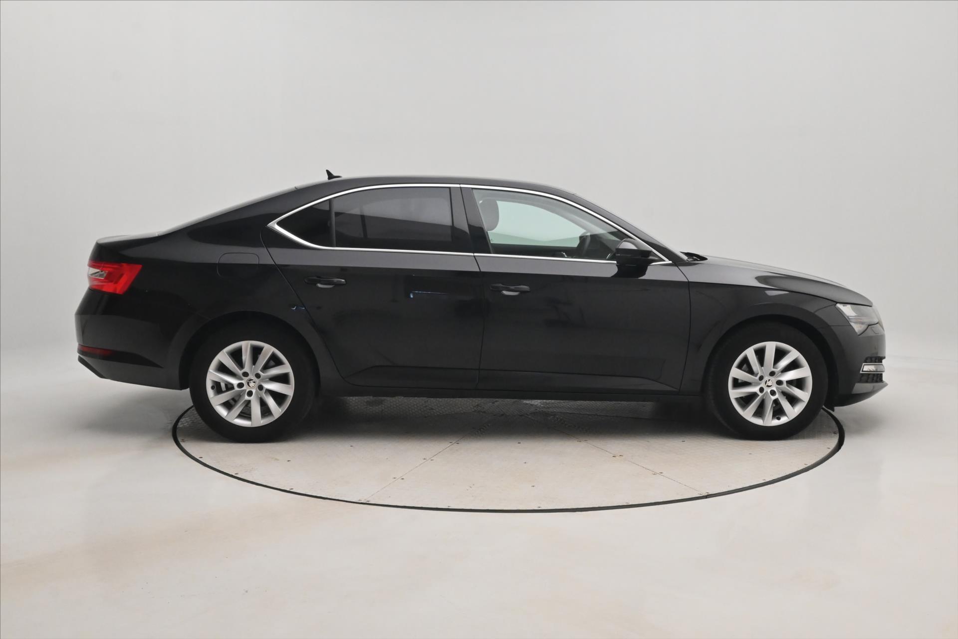 Hlavní fotografie vozu Škoda Superb 2,0 TDI 110 kW DSG Style Záruka až 5 let (5)