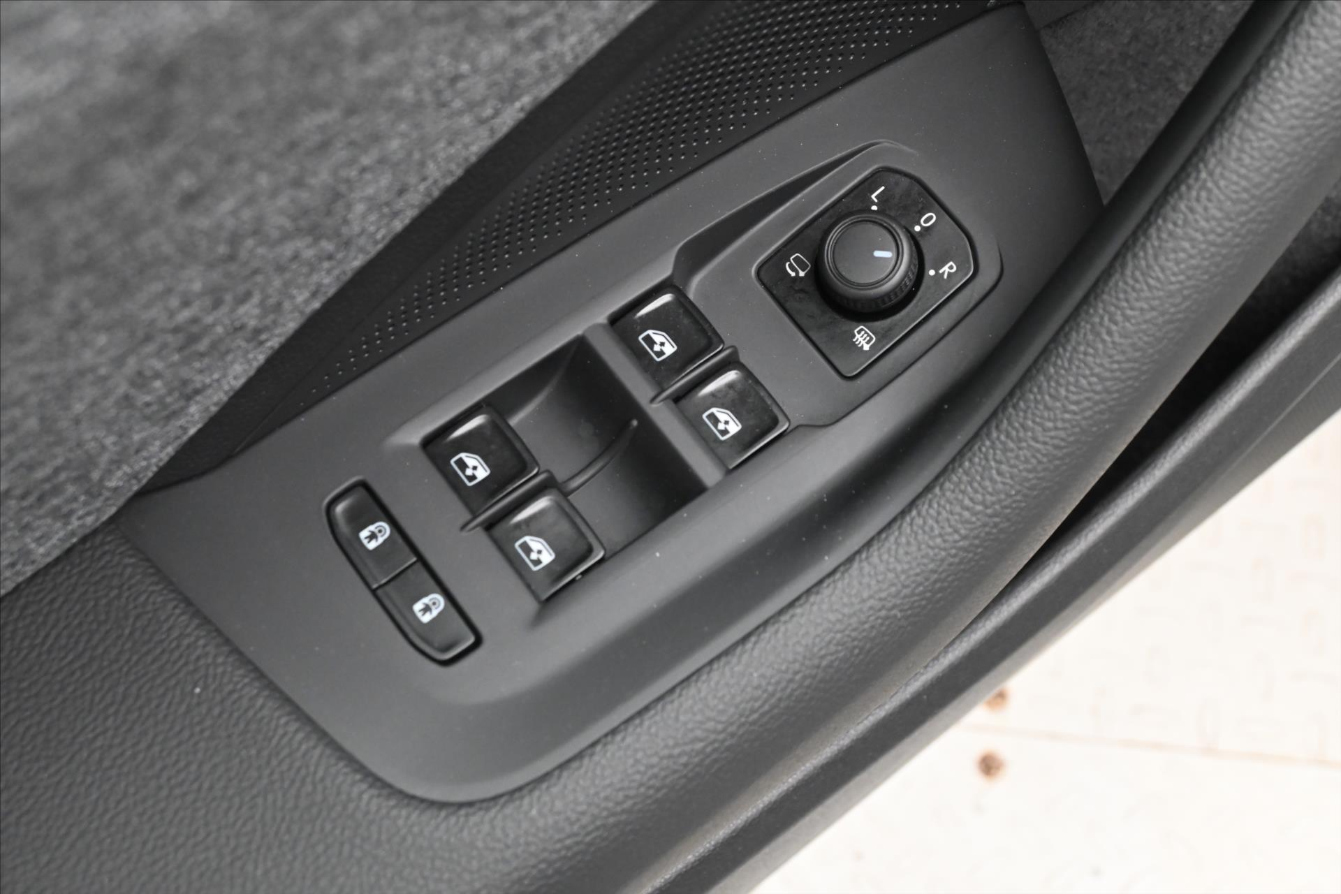 Hlavní fotografie vozu Škoda Superb 1,5 TSI 110kW DSG Selection Záruka až 5 let (27)