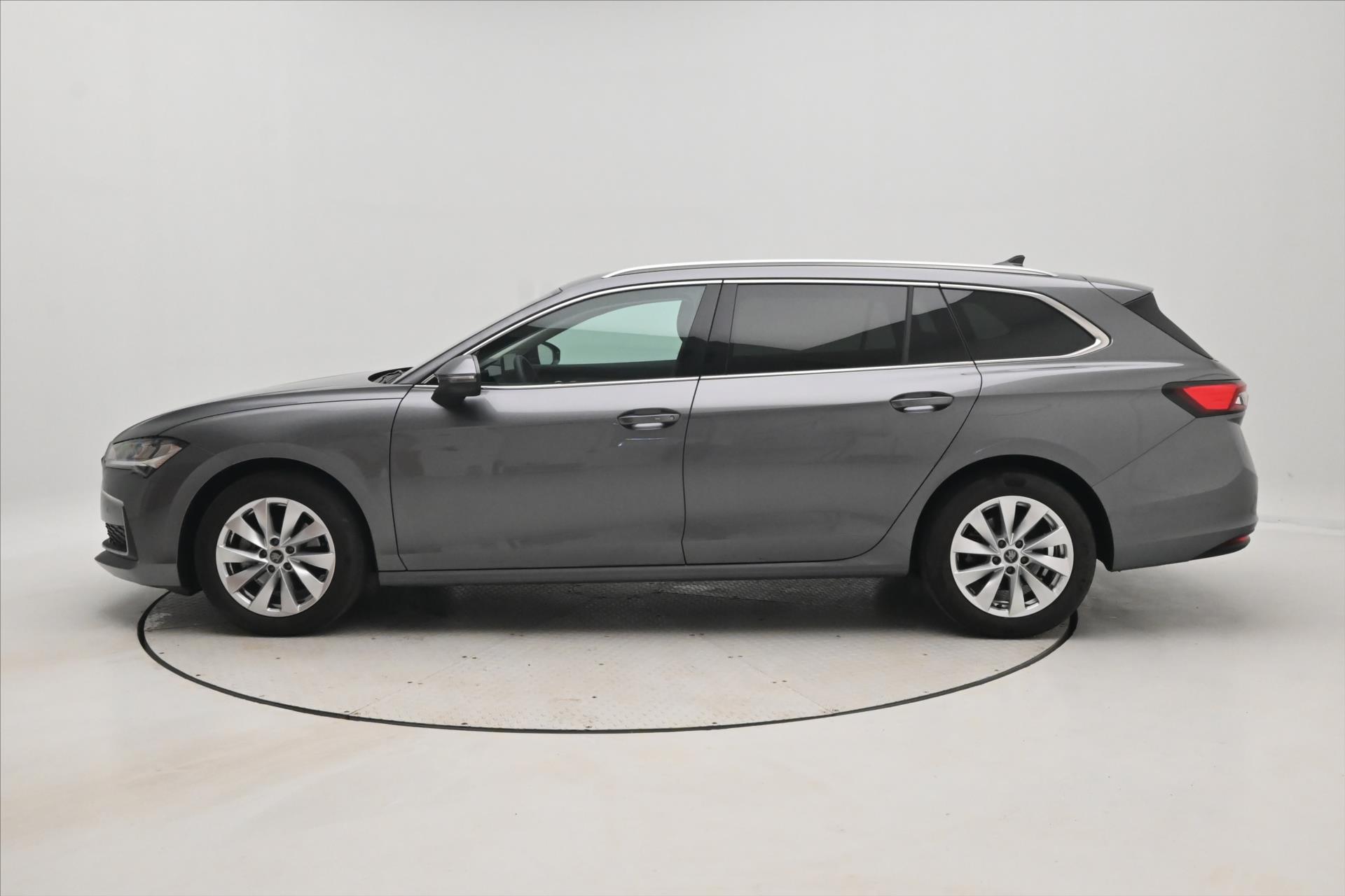 Hlavní fotografie vozu Škoda Superb 1,5 TSI 110kW DSG Selection Záruka až 5 let (9)