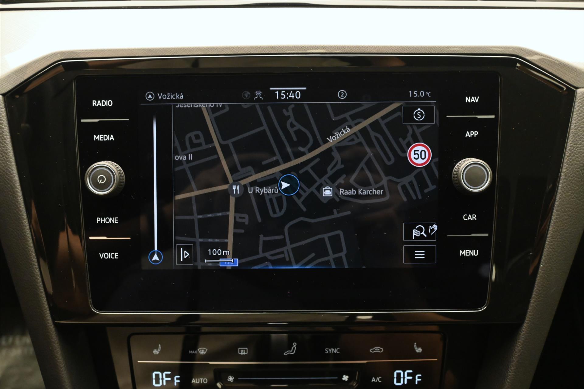 Hlavní fotografie vozu Volkswagen Passat 2,0 TDI 110 kW DSG Business Záruka až 5 let (21)