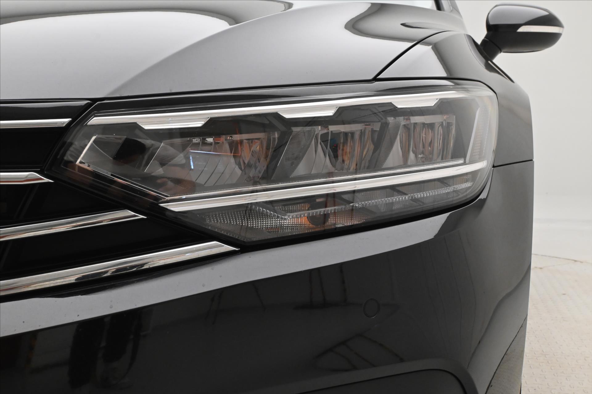 Hlavní fotografie vozu Volkswagen Passat 2,0 TDI 110 kW DSG Business Záruka až 5 let (31)