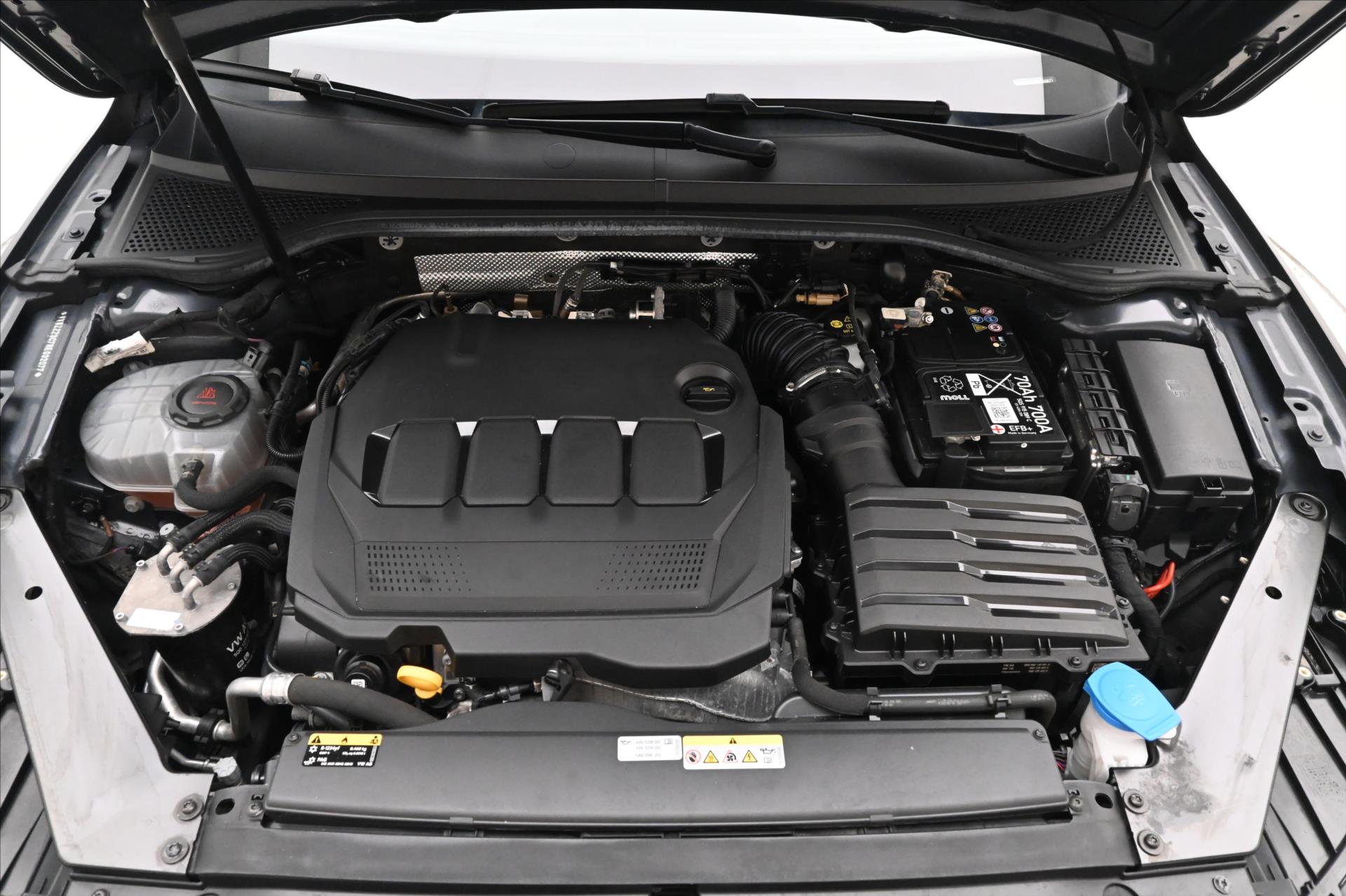 Hlavní fotografie vozu Volkswagen Passat 2,0 TDI 110 kW DSG Business Záruka až 5 let (10)