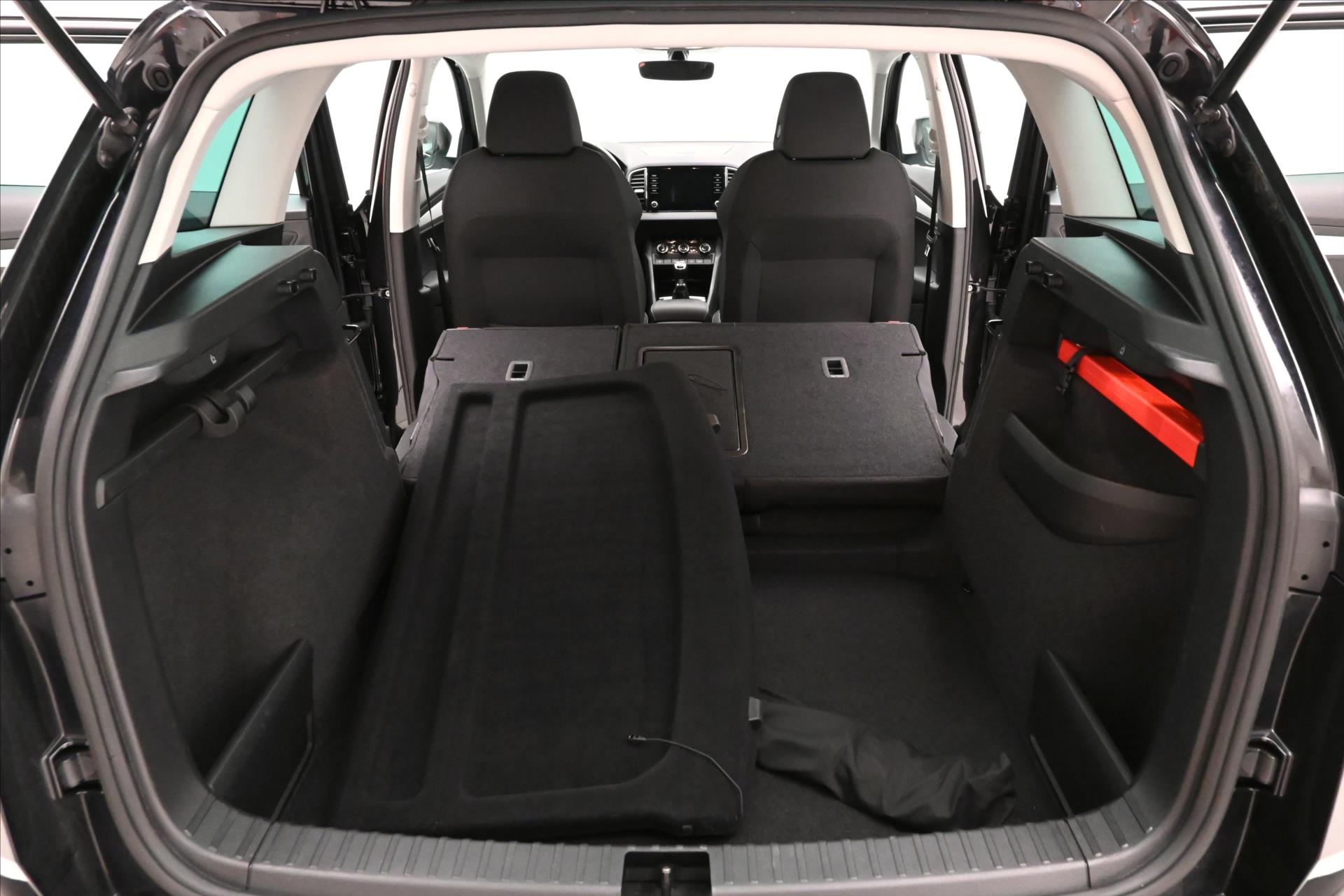 Hlavní fotografie vozu Škoda Karoq 2,0 TDI 110 kW Ambition kamera Záruka až 5 let (12)