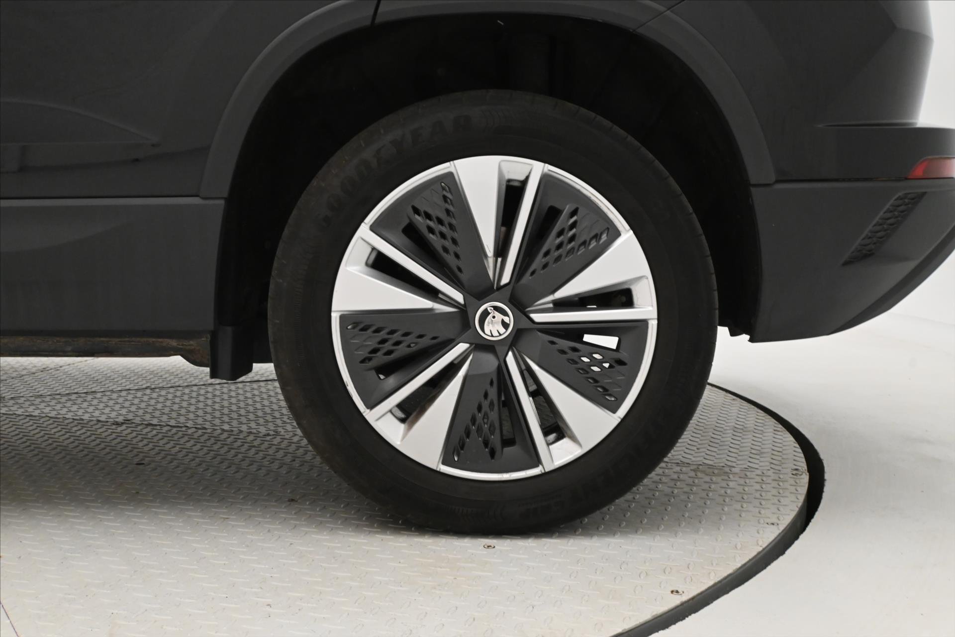 Hlavní fotografie vozu Škoda Karoq 2,0 TDI 110 kW Ambition kamera Záruka až 5 let (31)