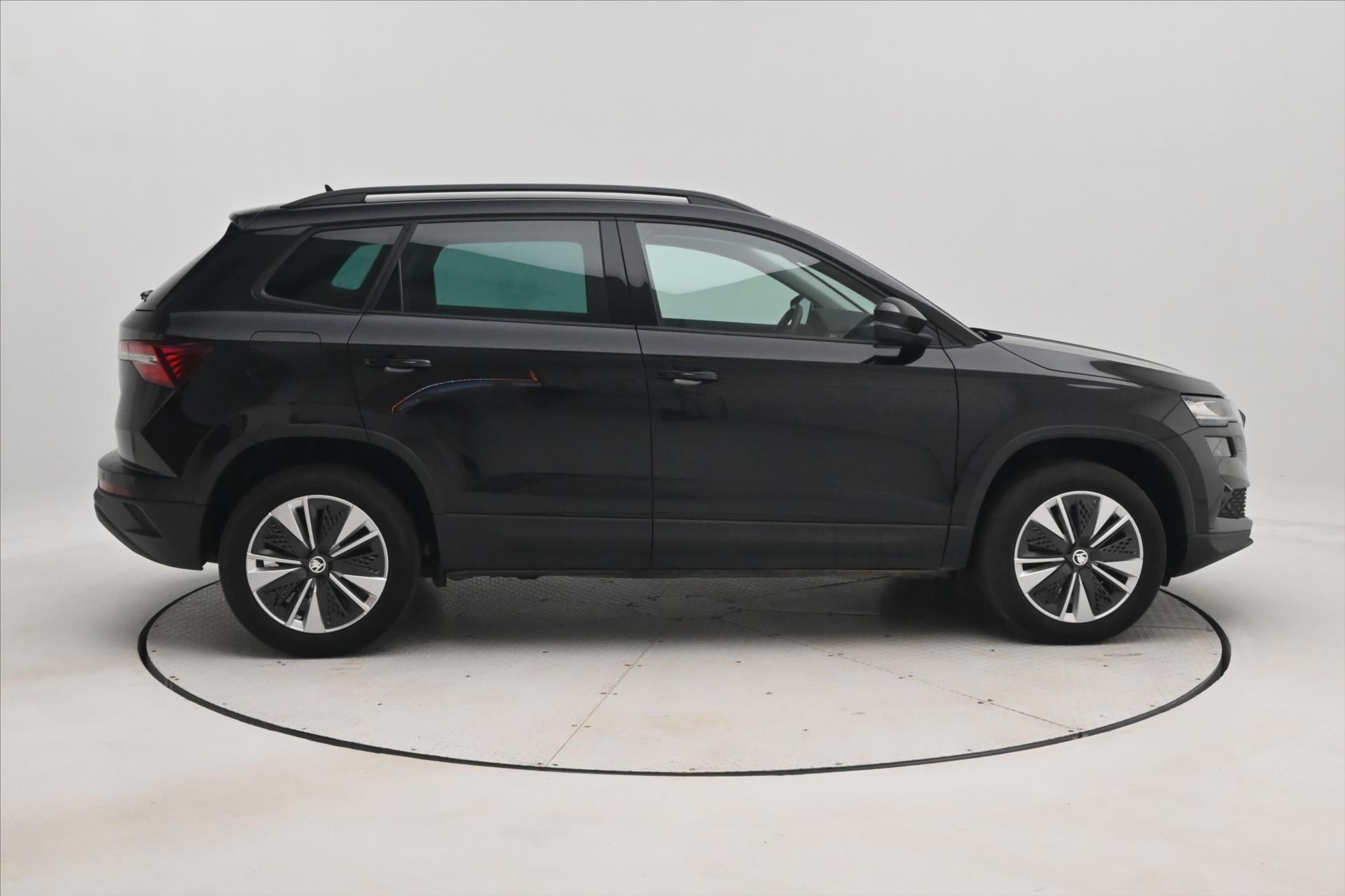 Hlavní fotografie vozu Škoda Karoq 2,0 TDI 110 kW Ambition kamera Záruka až 5 let (5)