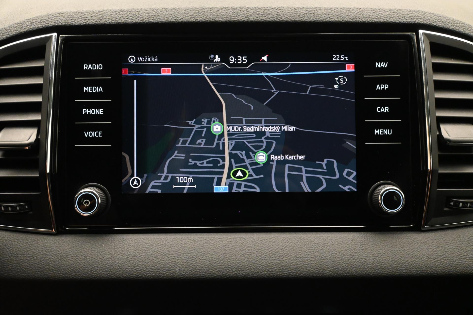 Hlavní fotografie vozu Škoda Karoq 2,0 TDI 110 kW VIRTUAL Kamera Záruka až 5 let (21)