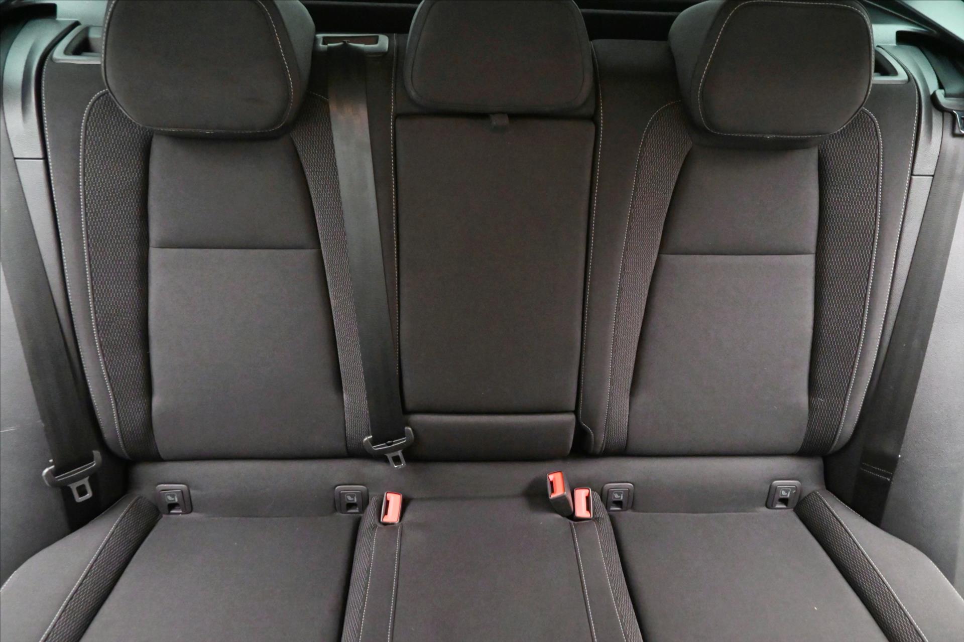 Hlavní fotografie vozu Škoda Karoq 2,0 TDI 110 kW VIRTUAL Kamera Záruka až 5 let (28)