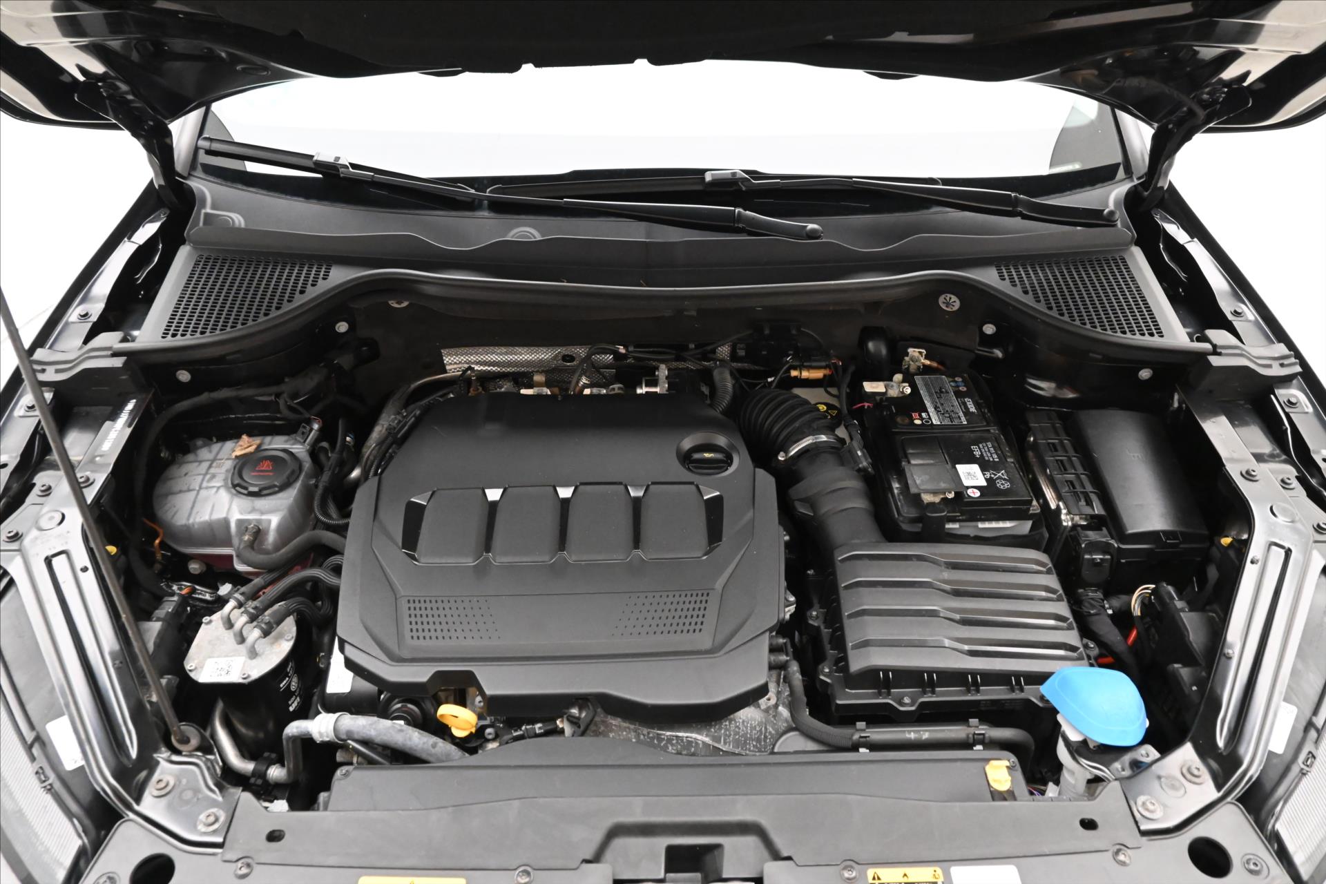 Hlavní fotografie vozu Škoda Karoq 2,0 TDI 110 kW VIRTUAL Kamera Záruka až 5 let (10)