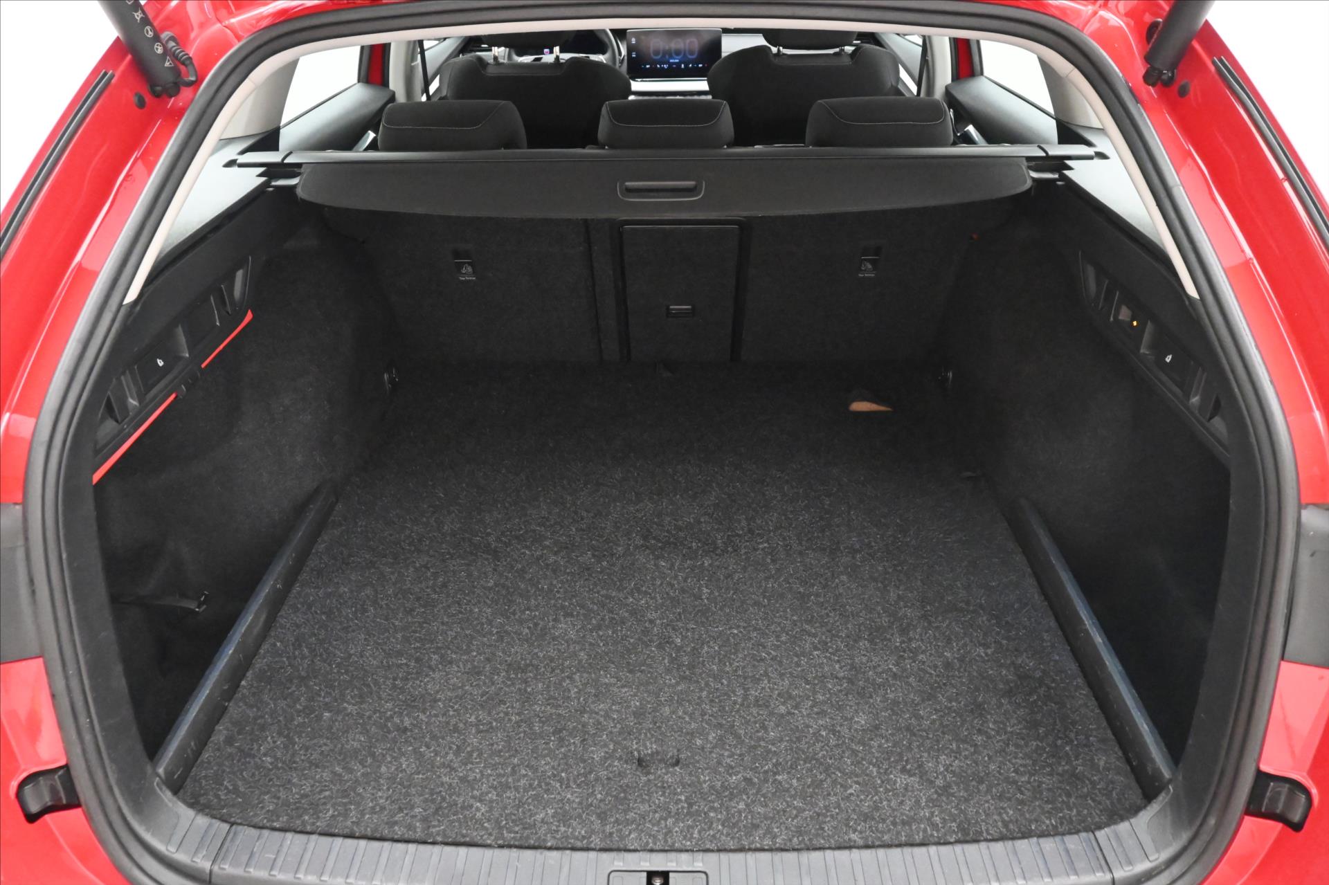 Hlavní fotografie vozu Škoda Octavia 1,4 TSI iV 110kW STYLE DSG Záruka až 5 let (11)