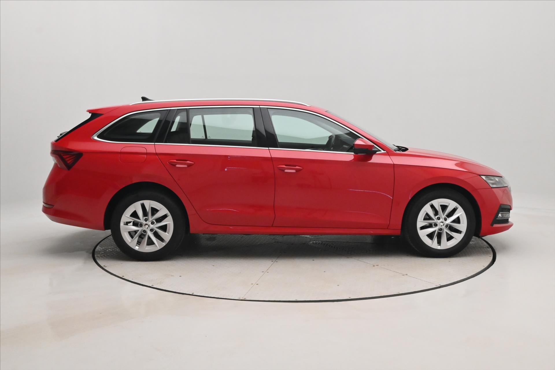 Hlavní fotografie vozu Škoda Octavia 1,4 TSI iV 110kW STYLE DSG Záruka až 5 let (5)