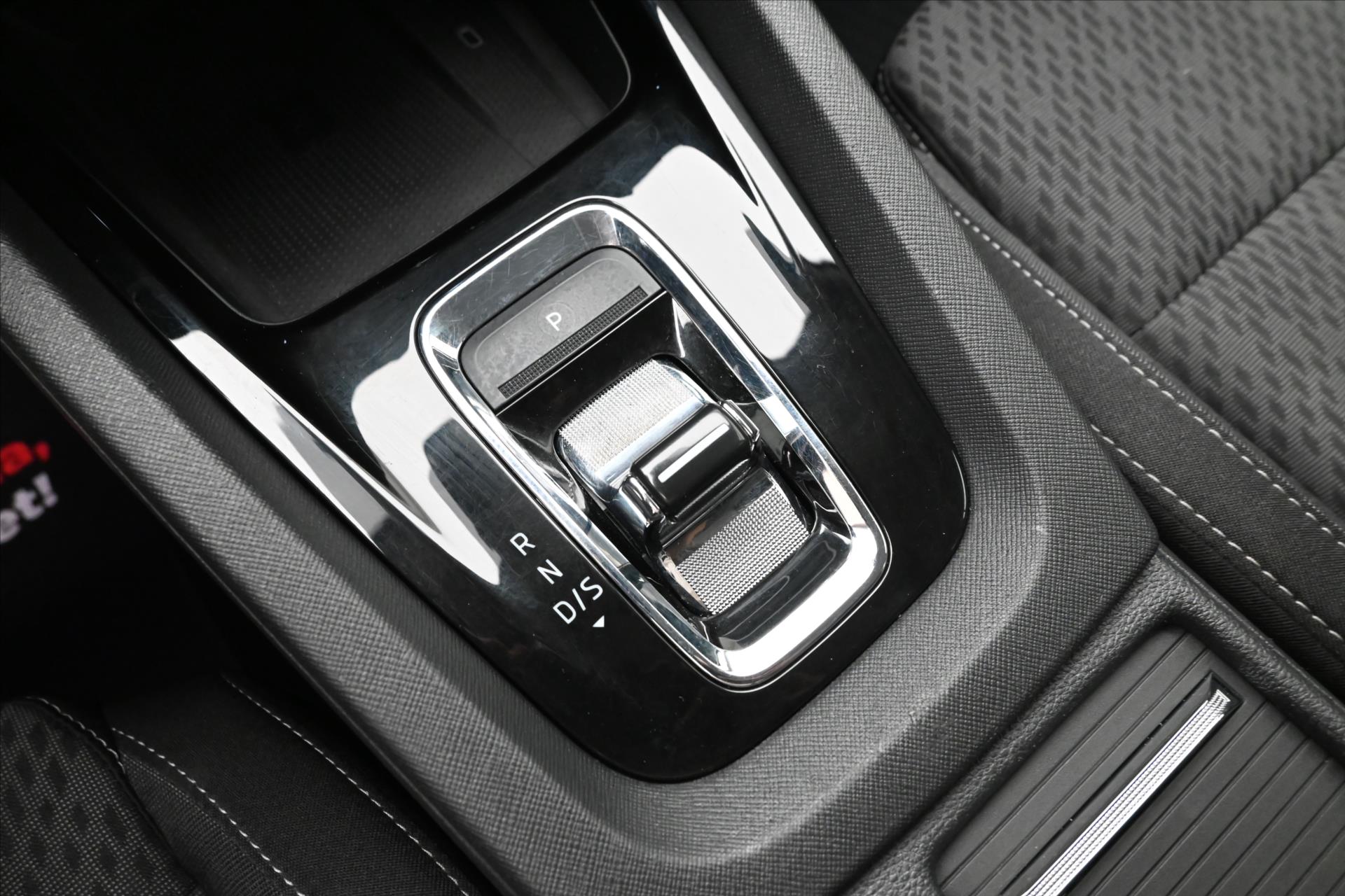 Hlavní fotografie vozu Škoda Octavia 1,4 TSI iV 150kW DSG Style SoH 90% Záruka až 5 let (23)