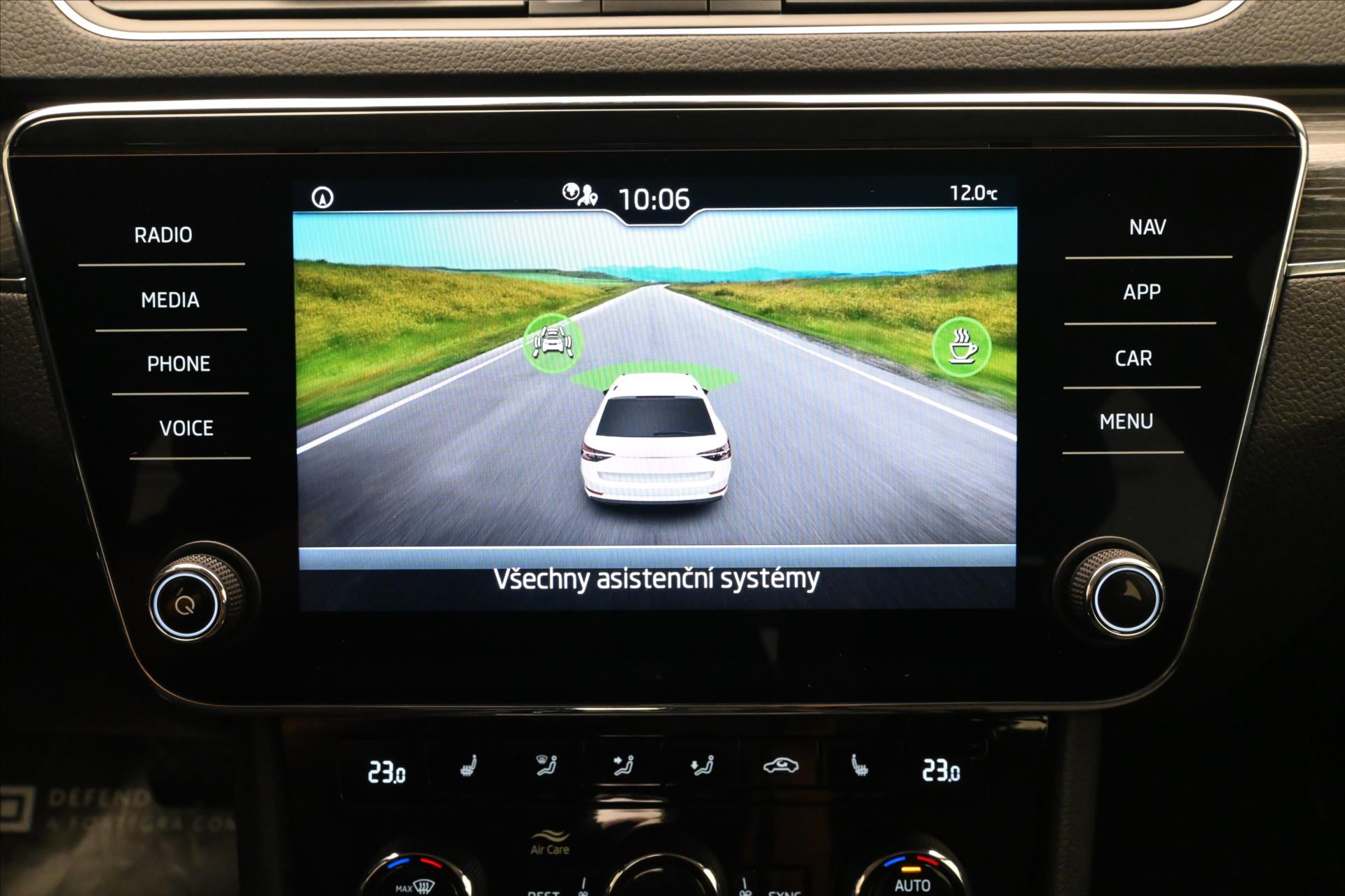 Hlavní fotografie vozu Škoda Superb 2,0 TDI 110 kW DSG Style Záruka až 5 let (20)