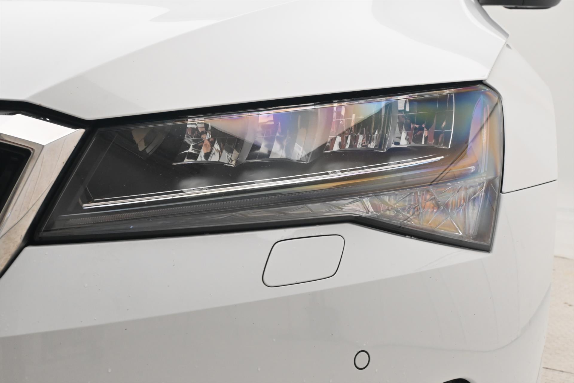 Hlavní fotografie vozu Škoda Superb 2,0 TDI 110 kW DSG Style Záruka až 5 let (30)