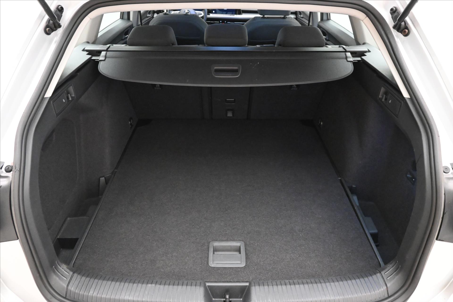 Hlavní fotografie vozu Volkswagen Golf 2,0 TDI 110 kW DSG Style Záruka až 5 let (11)