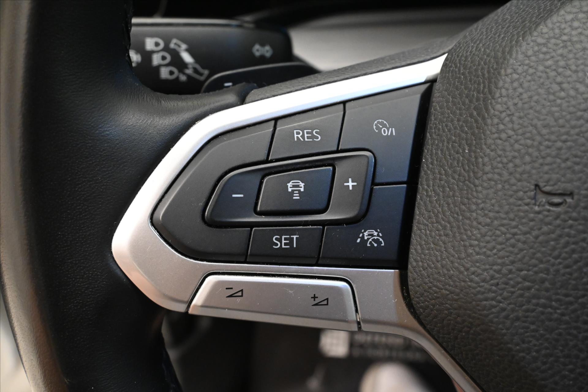 Hlavní fotografie vozu Volkswagen Golf 2,0 TDI 110 kW DSG Style Záruka až 5 let (24)