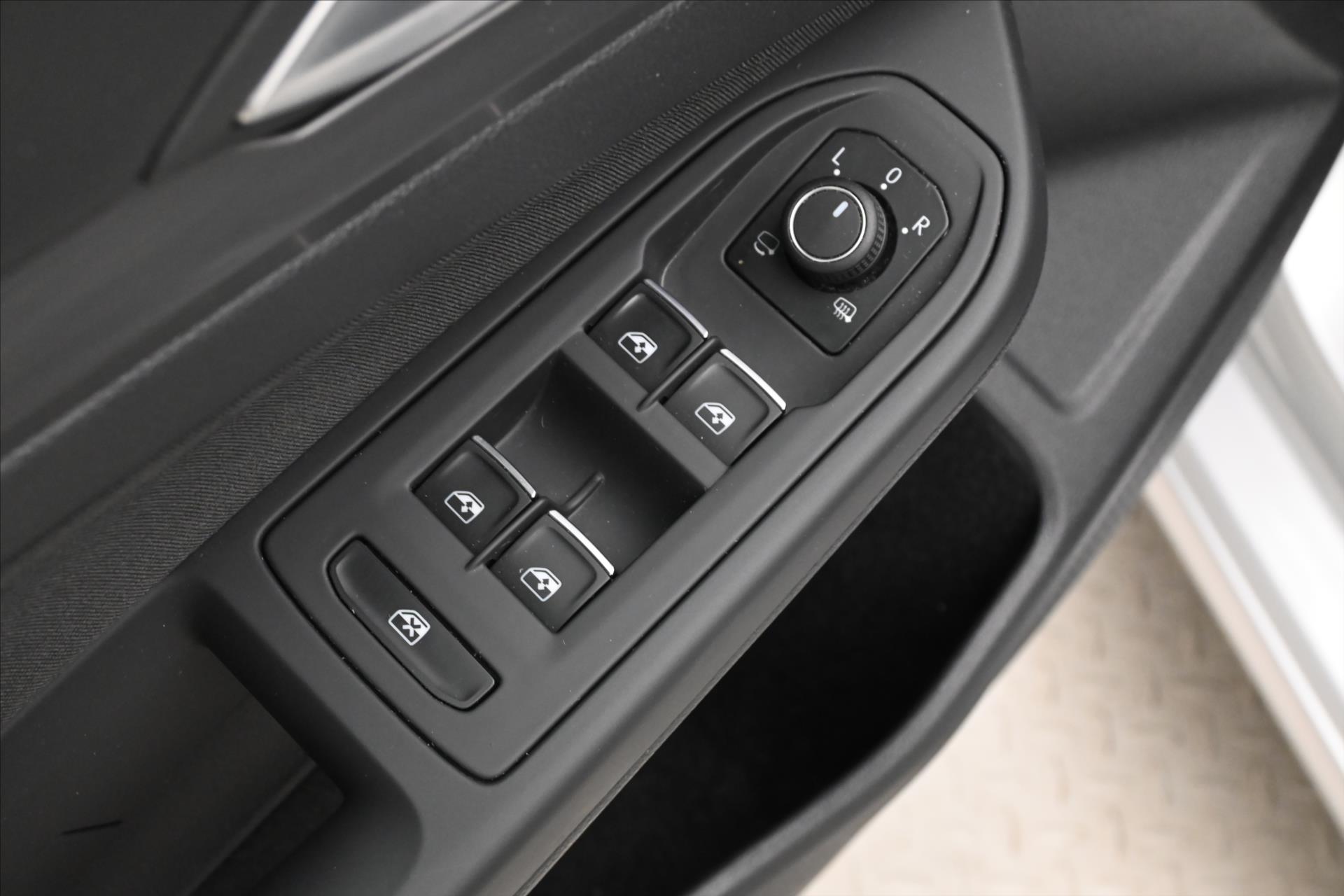 Hlavní fotografie vozu Volkswagen Golf 2,0 TDI 110 kW DSG Style Záruka až 5 let (26)