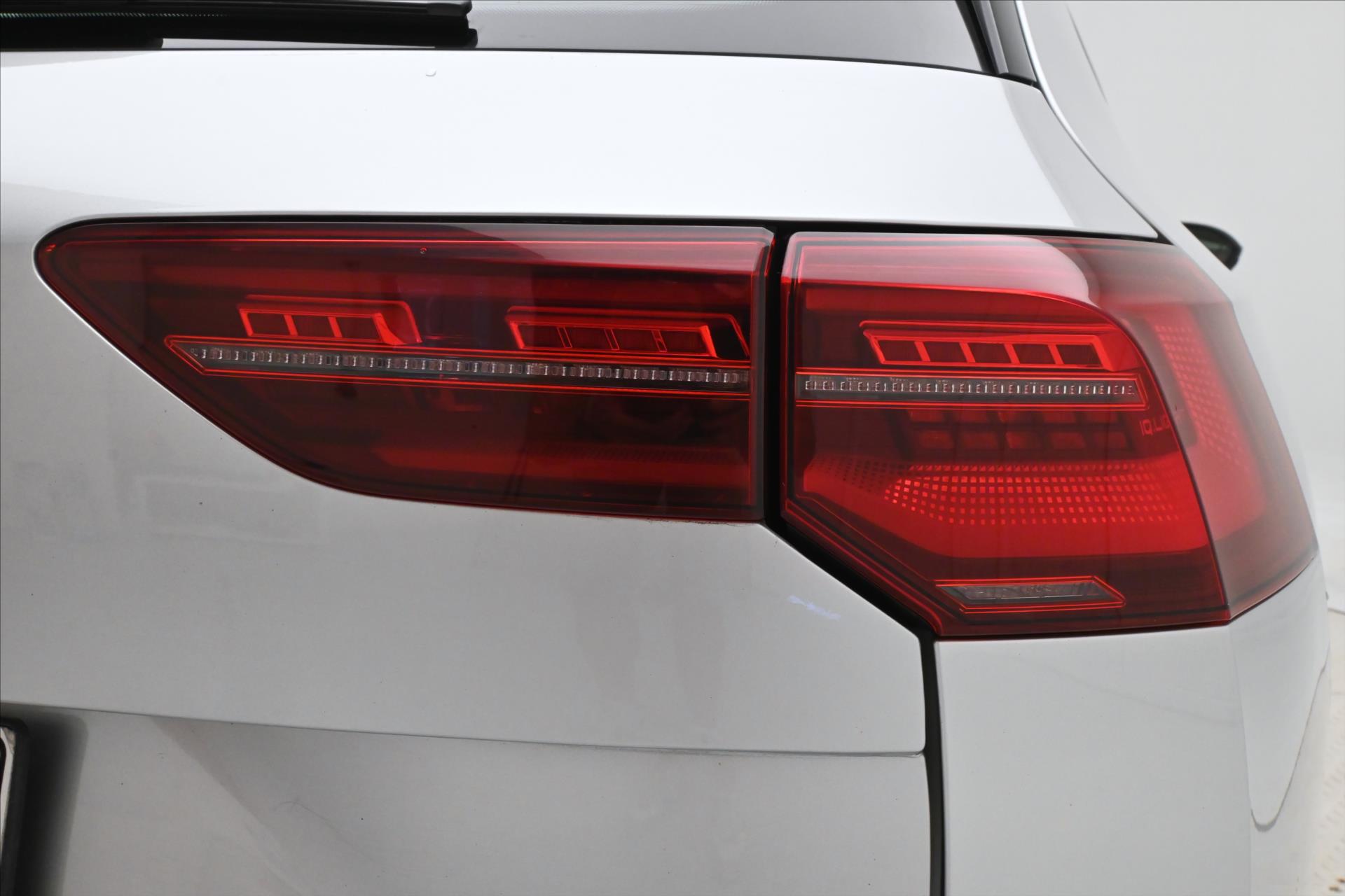 Hlavní fotografie vozu Volkswagen Golf 2,0 TDI 110 kW DSG Style Záruka až 5 let (31)