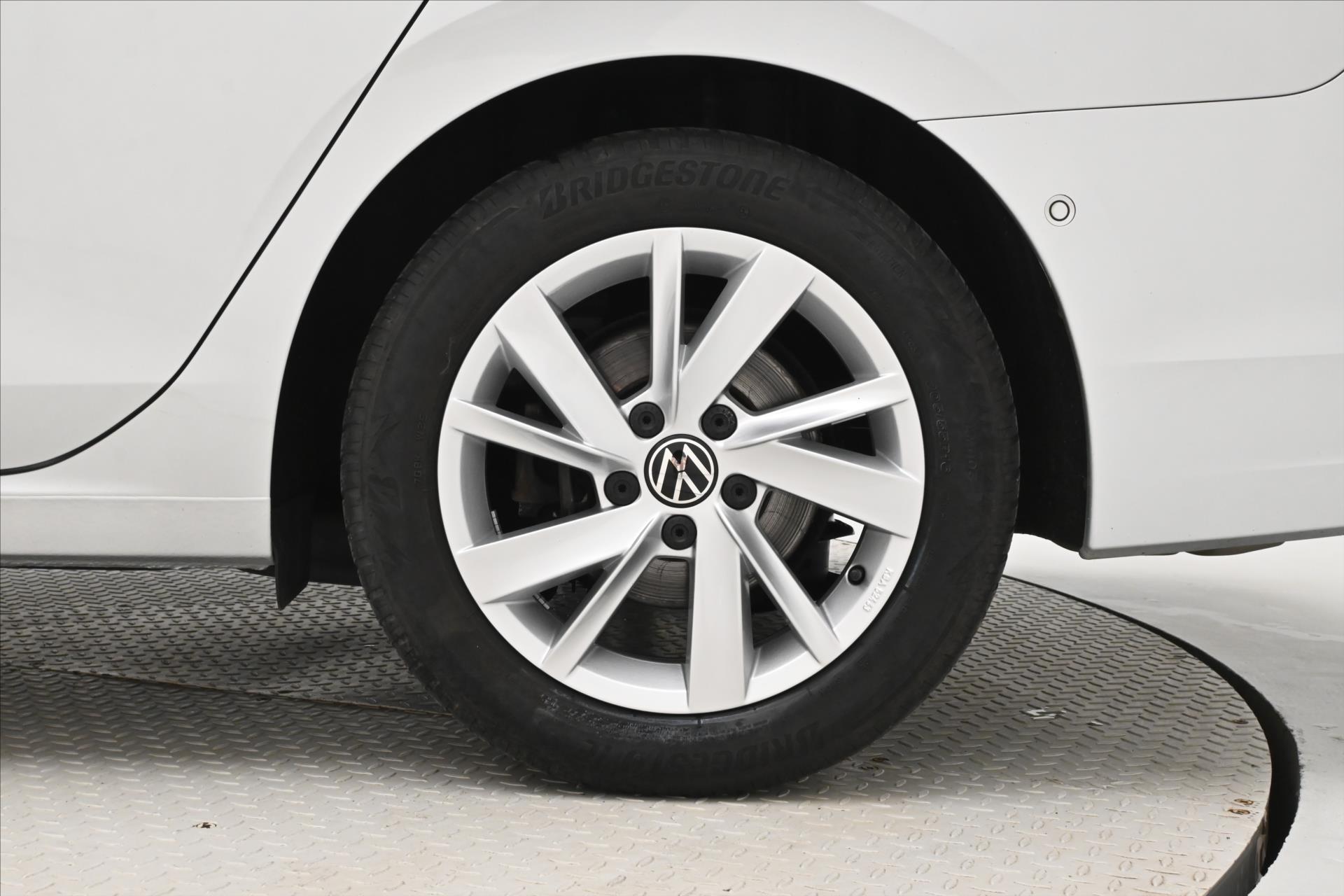 Hlavní fotografie vozu Volkswagen Golf 2,0 TDI 110 kW DSG Style Záruka až 5 let (32)