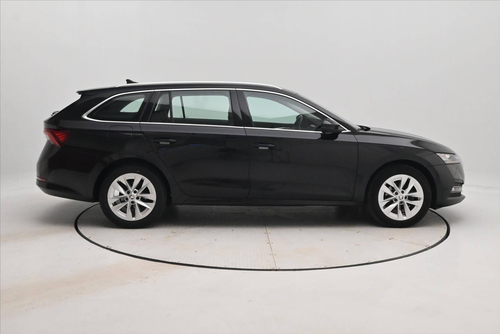 Hlavní fotografie vozu Škoda Octavia 2,0 TDI 110kW DSG Style Záruka až 5 let (5)