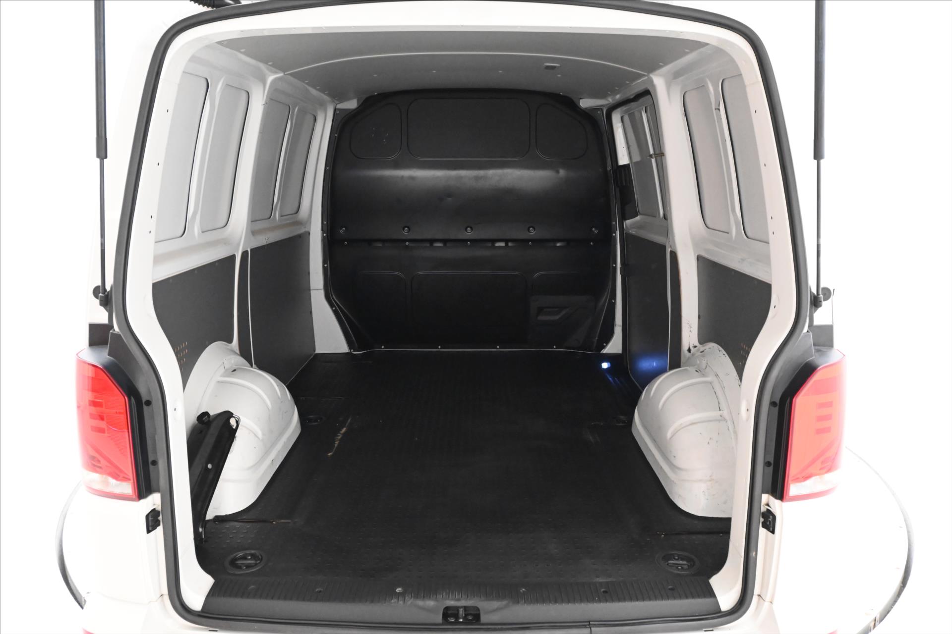 Hlavní fotografie vozu Volkswagen Transporter 2,0 TDI 110kW DSG Záruka až 5 let (11)