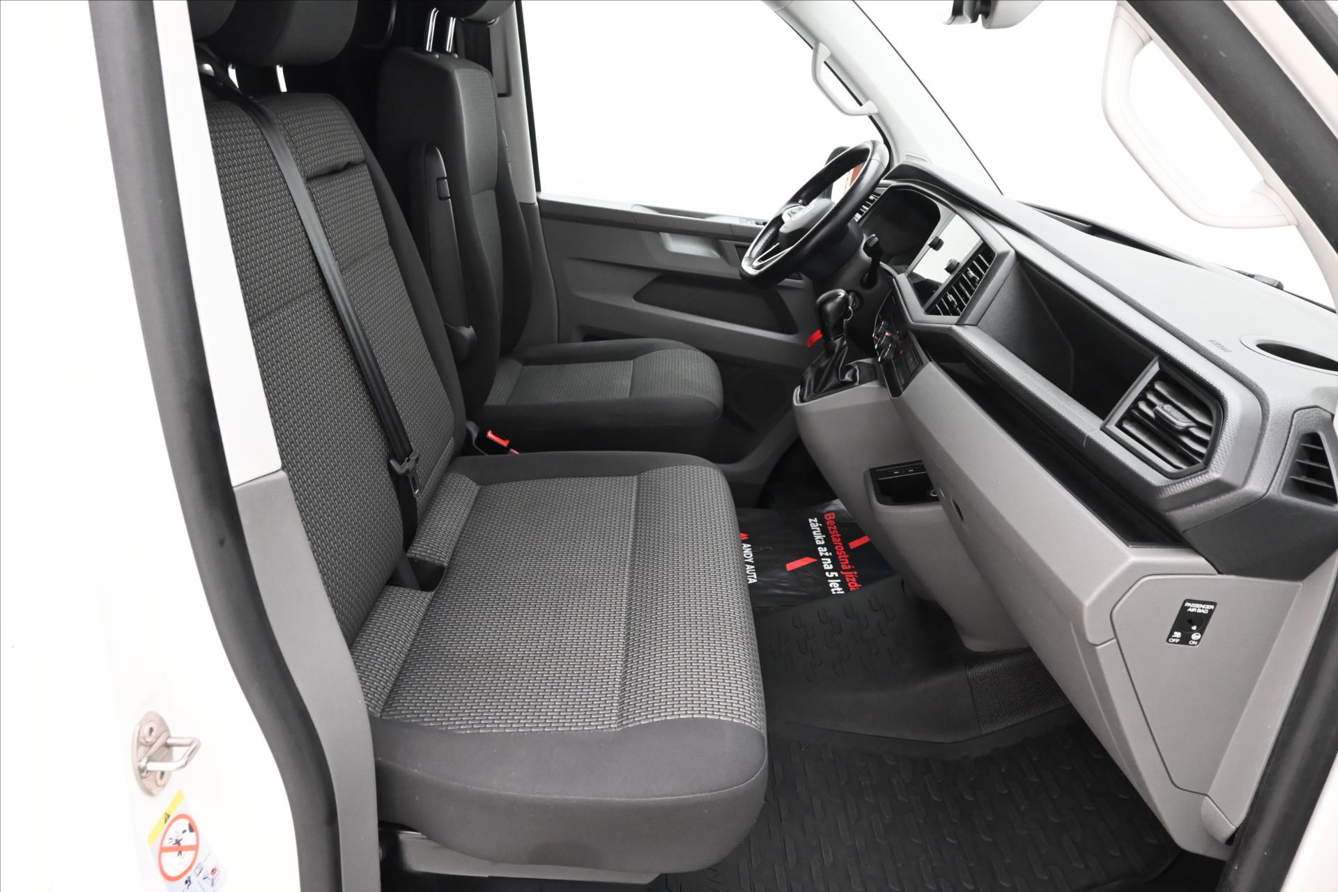Hlavní fotografie vozu Volkswagen Transporter 2,0 TDI 110kW DSG Záruka až 5 let (15)