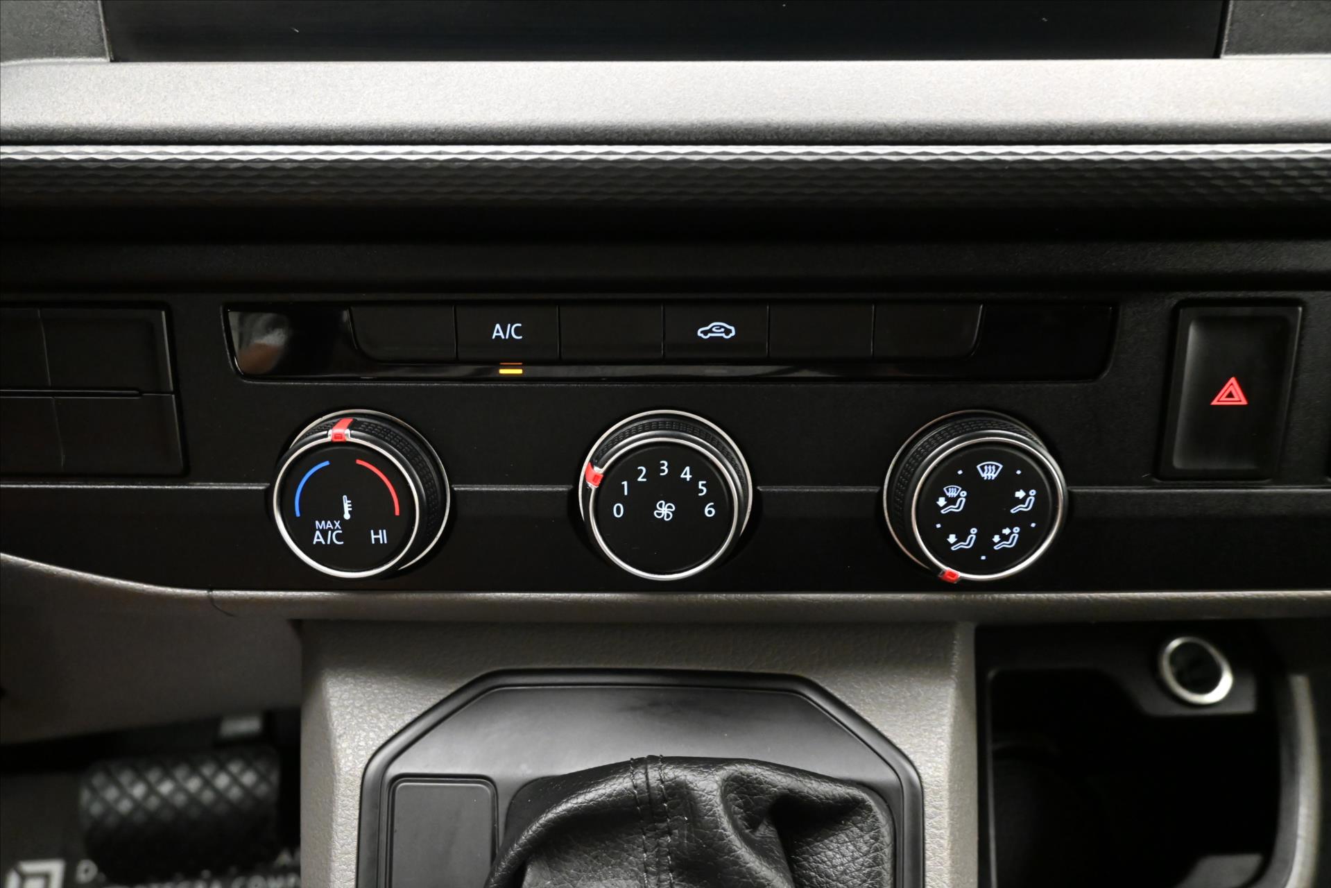 Hlavní fotografie vozu Volkswagen Transporter 2,0 TDI 110kW DSG Záruka až 5 let (22)
