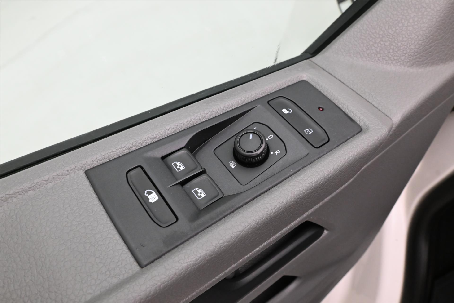 Hlavní fotografie vozu Volkswagen Transporter 2,0 TDI 110kW DSG Záruka až 5 let (26)