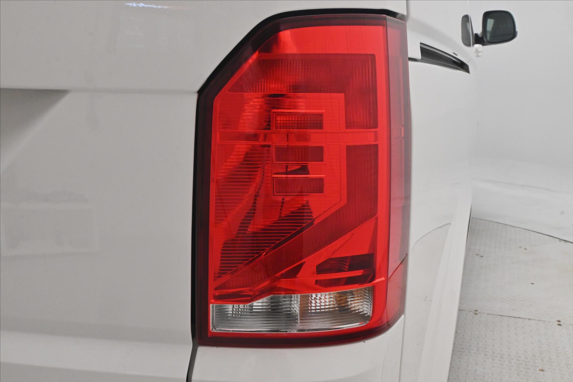 Hlavní fotografie vozu Volkswagen Transporter 2,0 TDI 110kW DSG Záruka až 5 let (30)