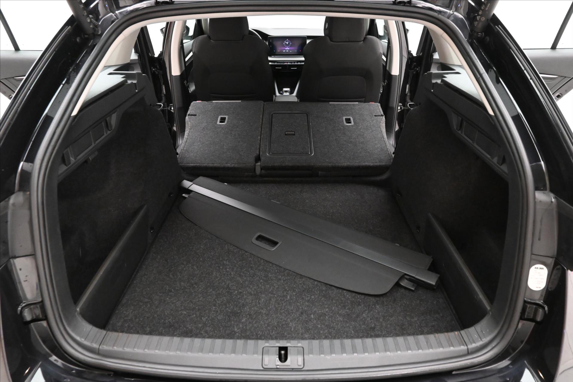 Main photo of the car Skoda Octavia 2.0 TDI 110 KW DSG TOWING Warranty up to 5 years (12)