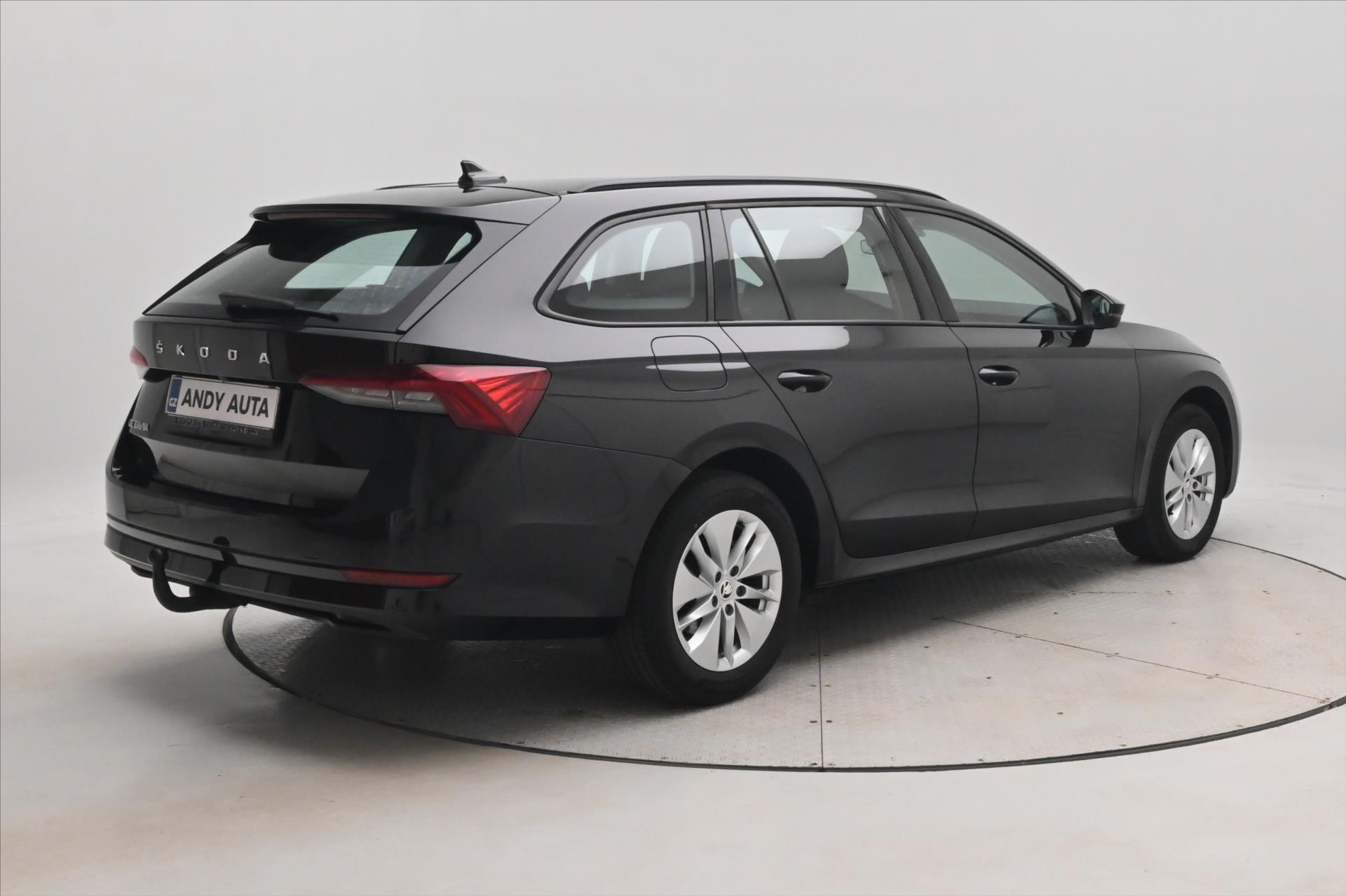 Main photo of the car Skoda Octavia 2.0 TDI 110 KW DSG TOWING Warranty up to 5 years (6)