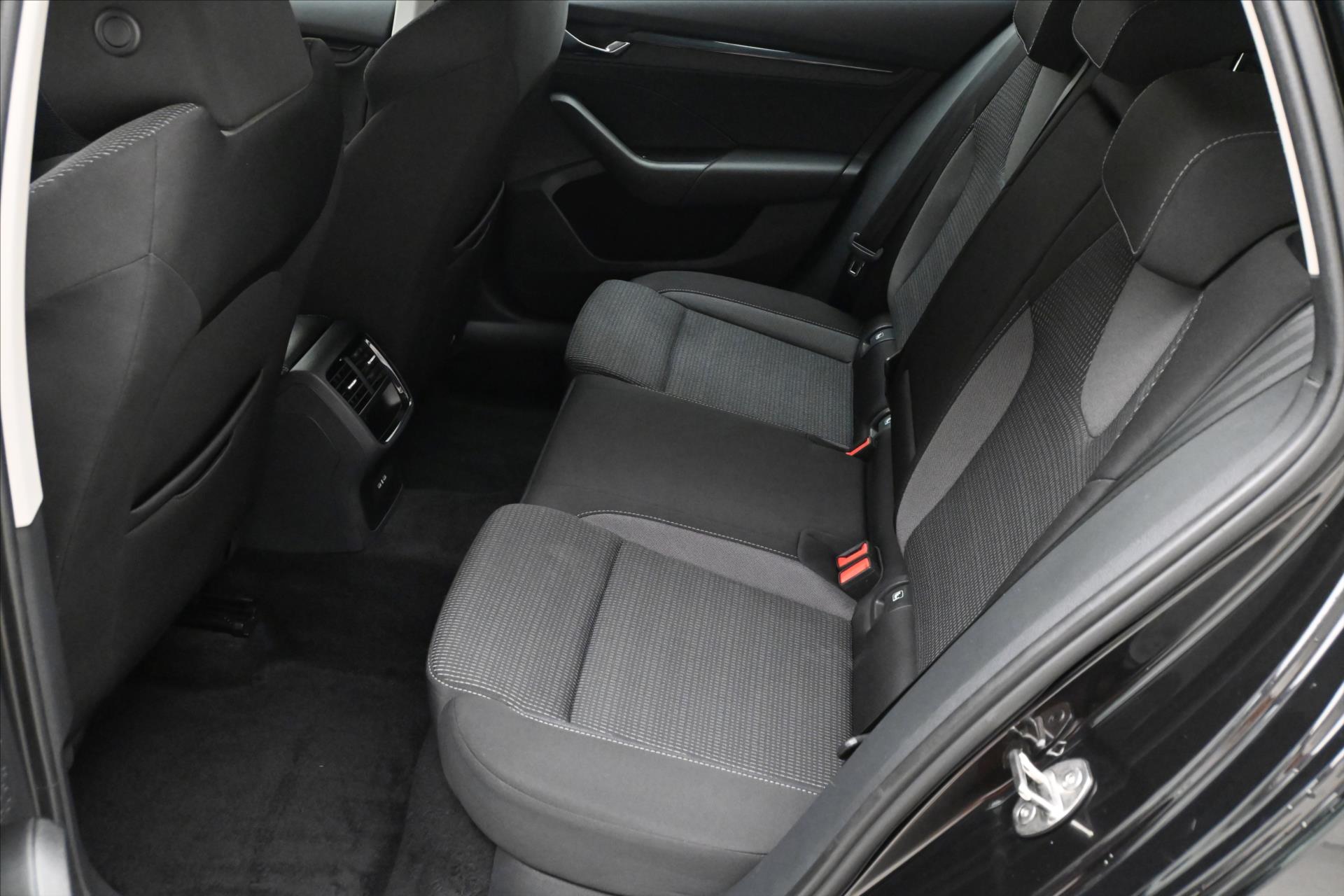 Main photo of the car Skoda Octavia 2.0 TDI 110kW DSG Ambition WE ARE PREPARING THE CAR FOR SALE (14)