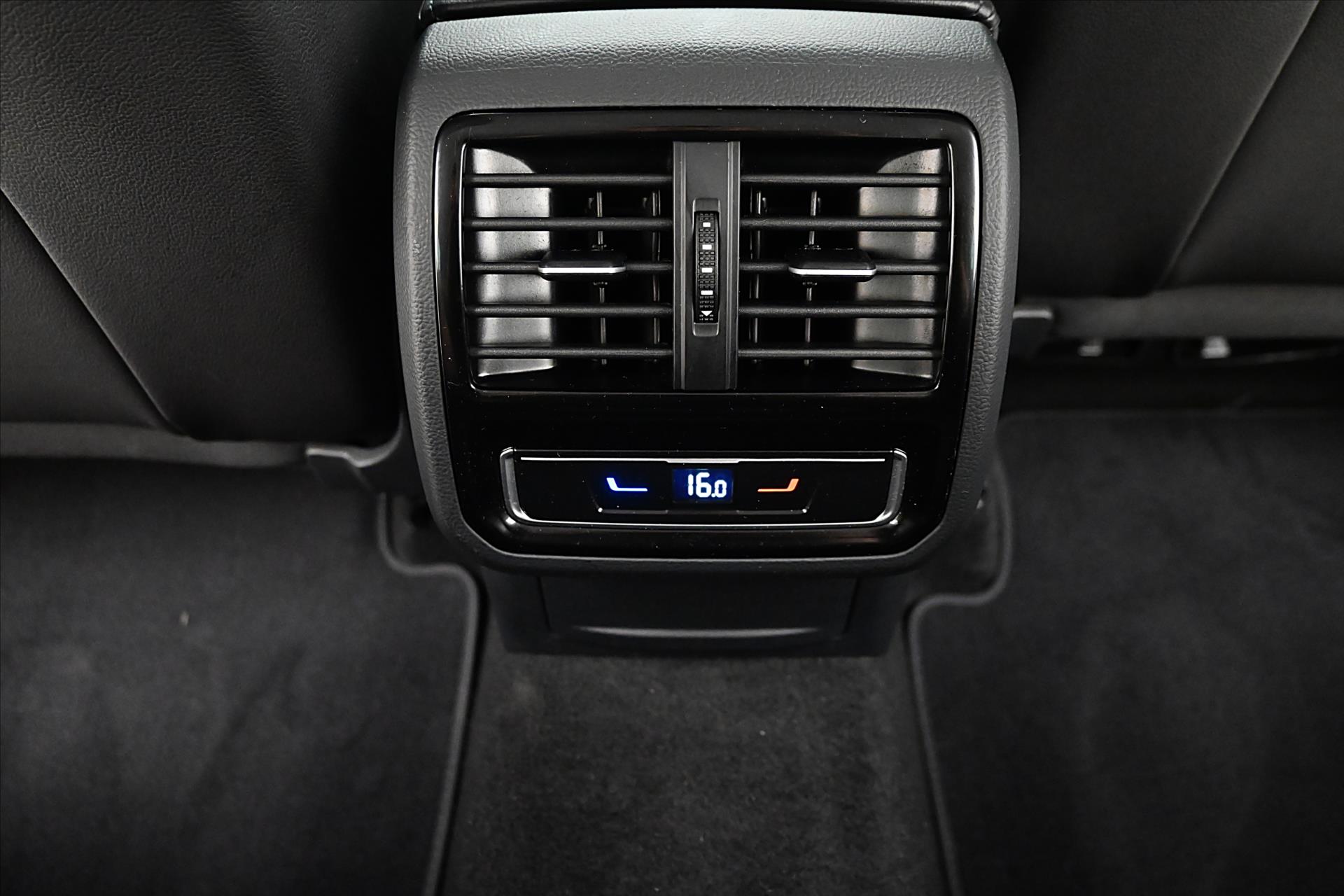 Hlavní fotografie vozu Volkswagen Passat 2,0 TDI 110 kW DSG ELEGANCE Záruka až 5 let (22)