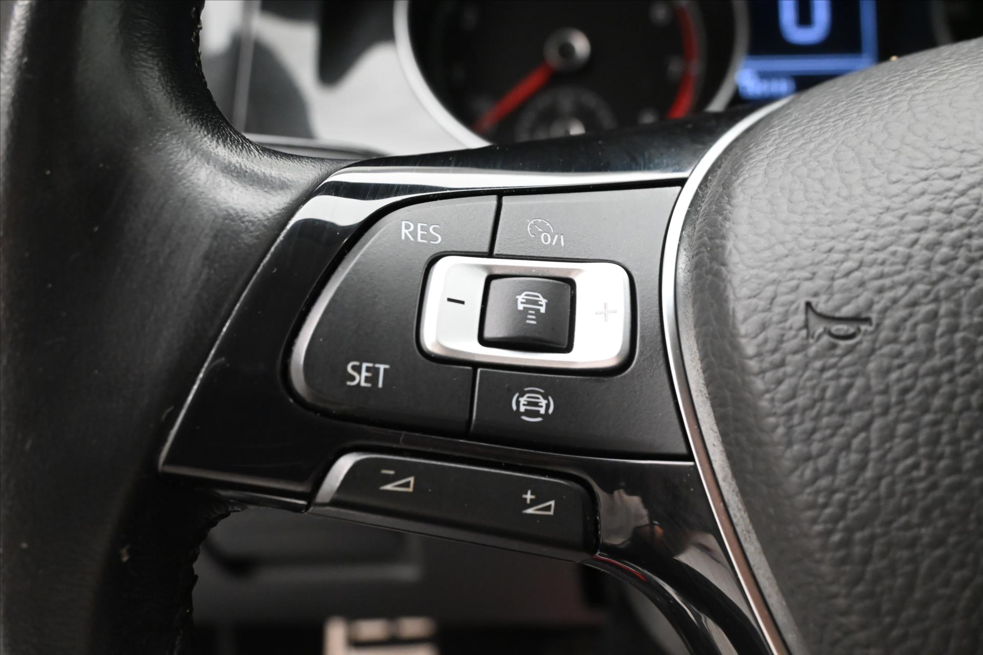Hlavní fotografie vozu Volkswagen Golf 1,5 TSI 96kW BLUEMOTION Záruka až 5 let (23)