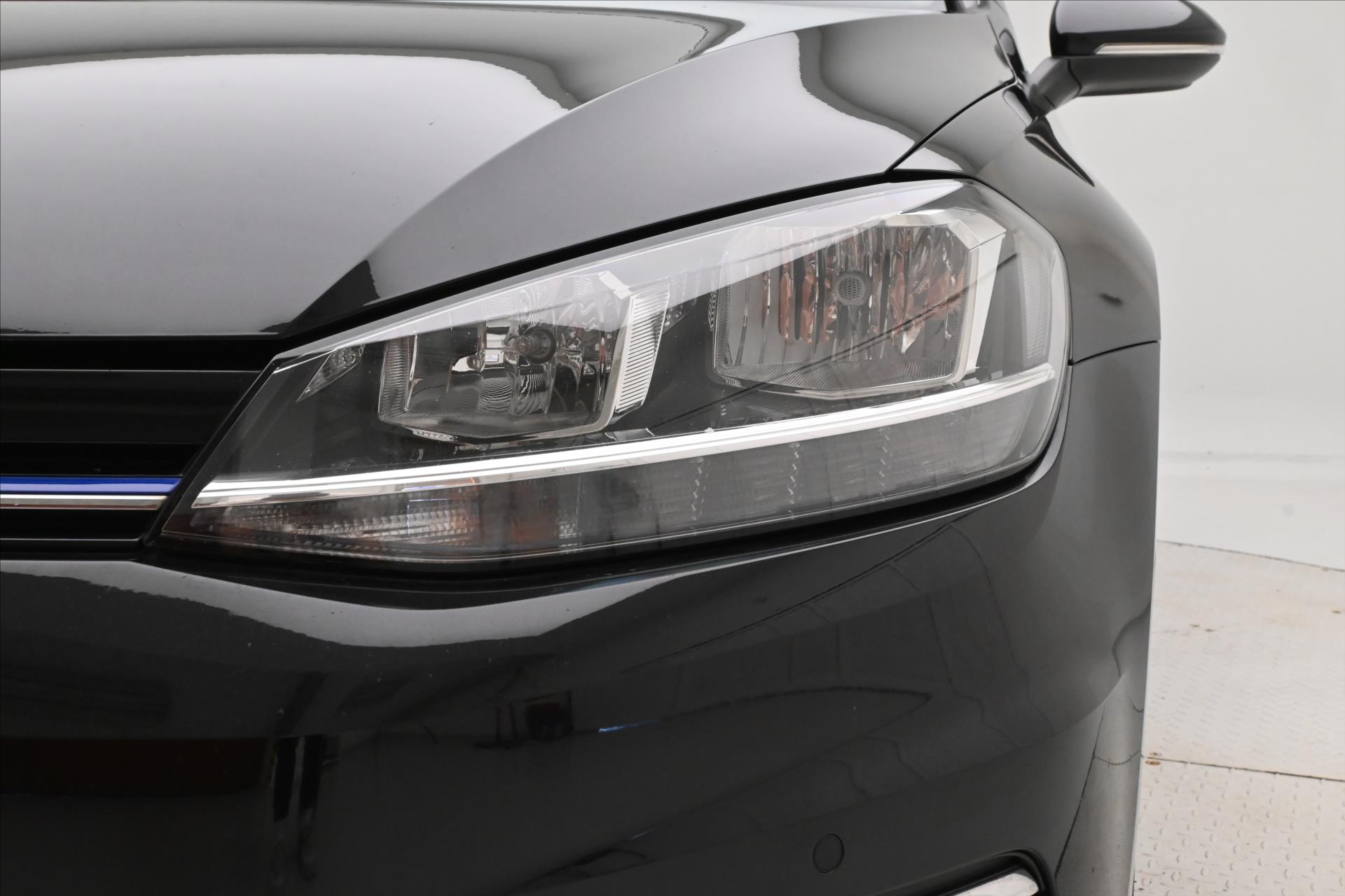 Hlavní fotografie vozu Volkswagen Golf 1,5 TSI 96kW BLUEMOTION Záruka až 5 let (28)