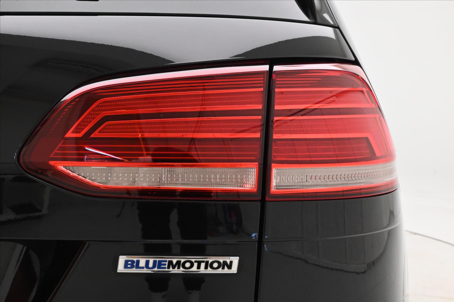 Hlavní fotografie vozu Volkswagen Golf 1,5 TSI 96kW BLUEMOTION Záruka až 5 let (29)