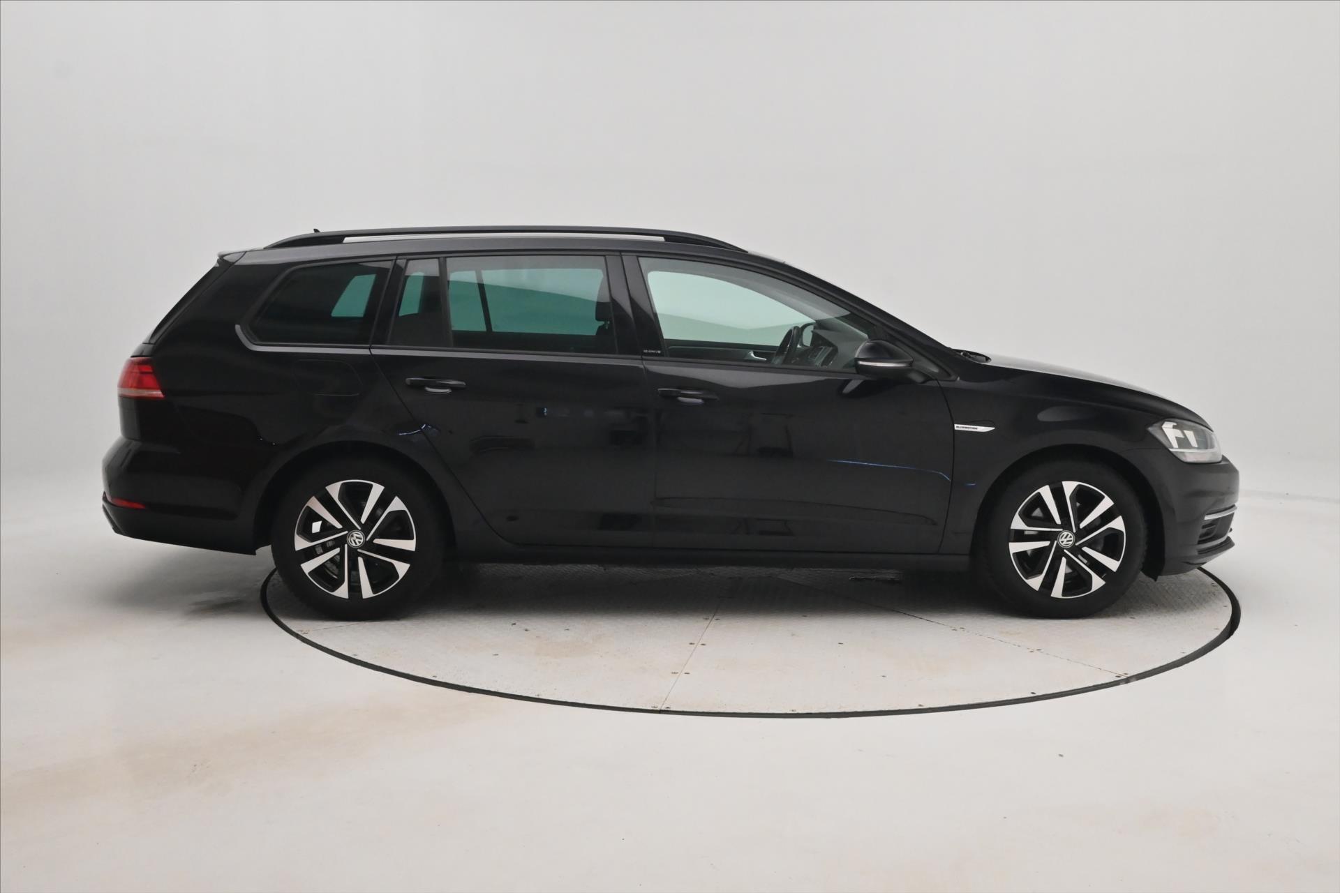 Hlavní fotografie vozu Volkswagen Golf 1,5 TSI 96kW BLUEMOTION Záruka až 5 let (5)