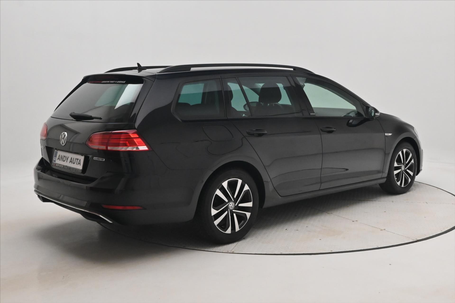 Hlavní fotografie vozu Volkswagen Golf 1,5 TSI 96kW BLUEMOTION Záruka až 5 let (6)