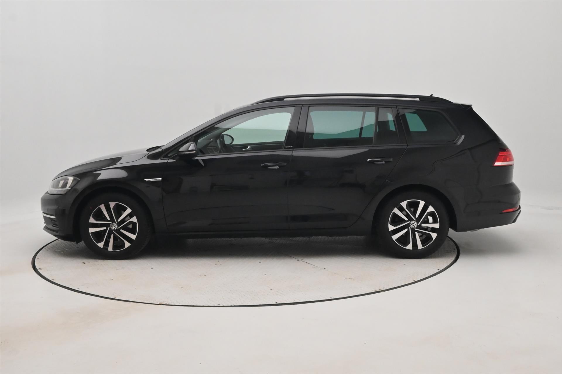 Hlavní fotografie vozu Volkswagen Golf 1,5 TSI 96kW BLUEMOTION Záruka až 5 let (9)