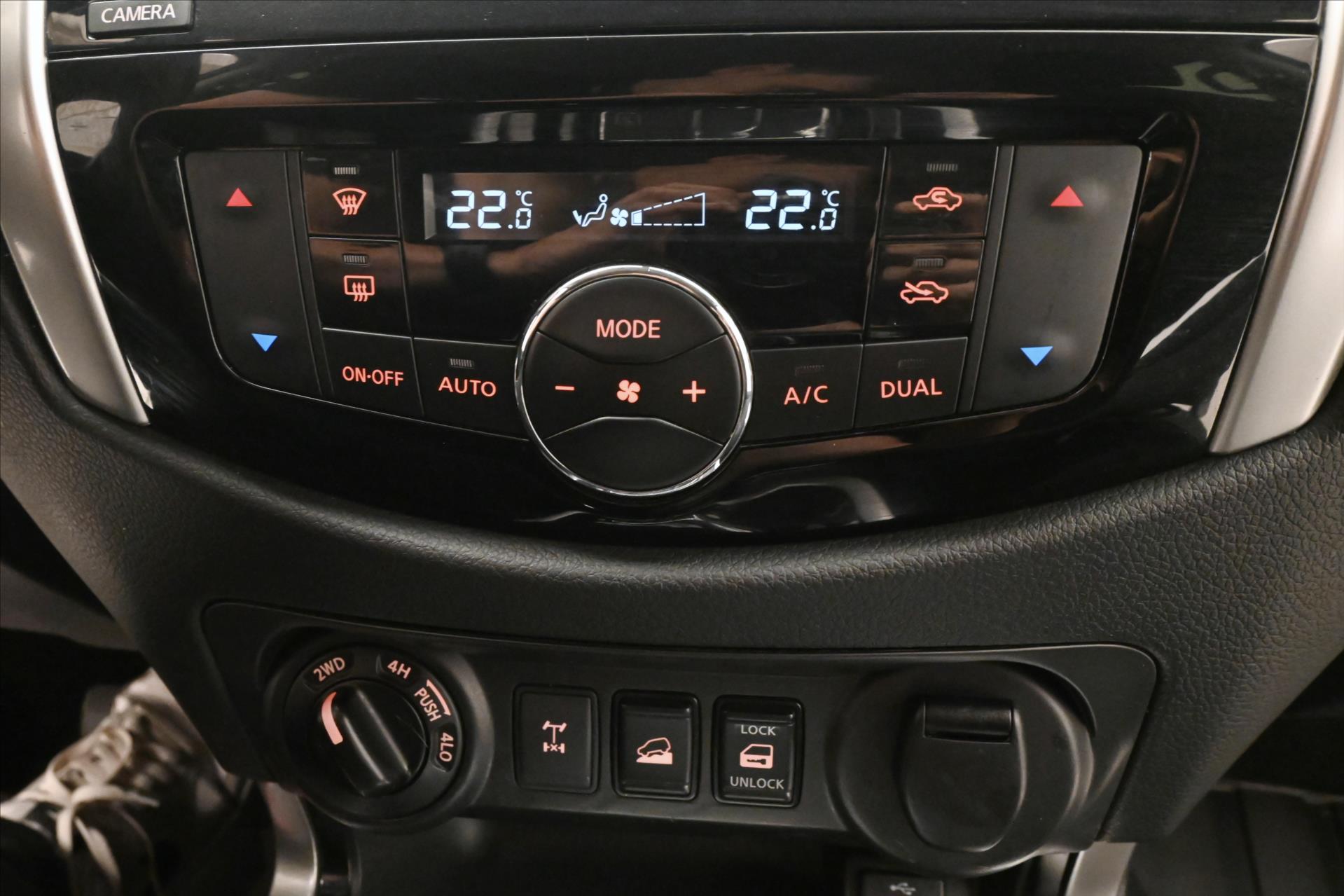 Hlavní fotografie vozu Nissan Navara 2,3 dCi 140kW AT6 4x4 Záruka až 5 let (20)