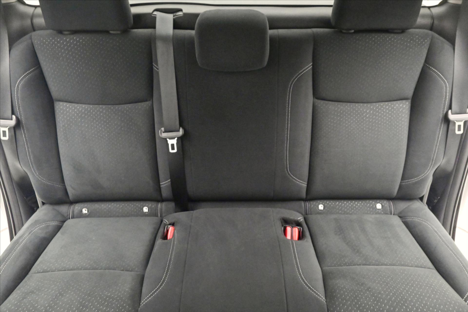 Hlavní fotografie vozu Nissan Navara 2,3 dCi 140kW AT6 4x4 Záruka až 5 let (26)