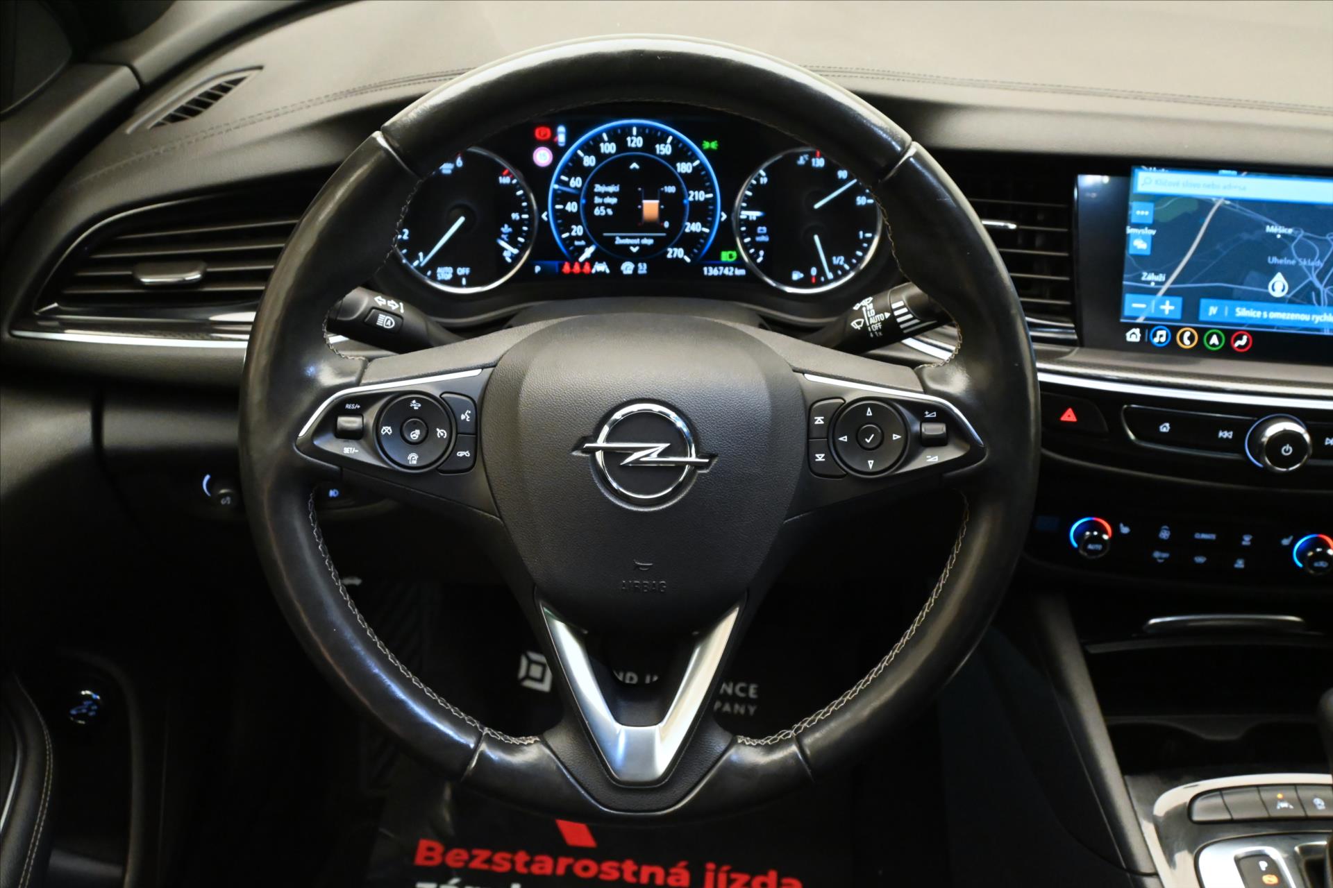 Hlavní fotografie vozu Opel Insignia 2,0 CDTI 128 kW AT8 SportTourer Záruka až 5 let (19)