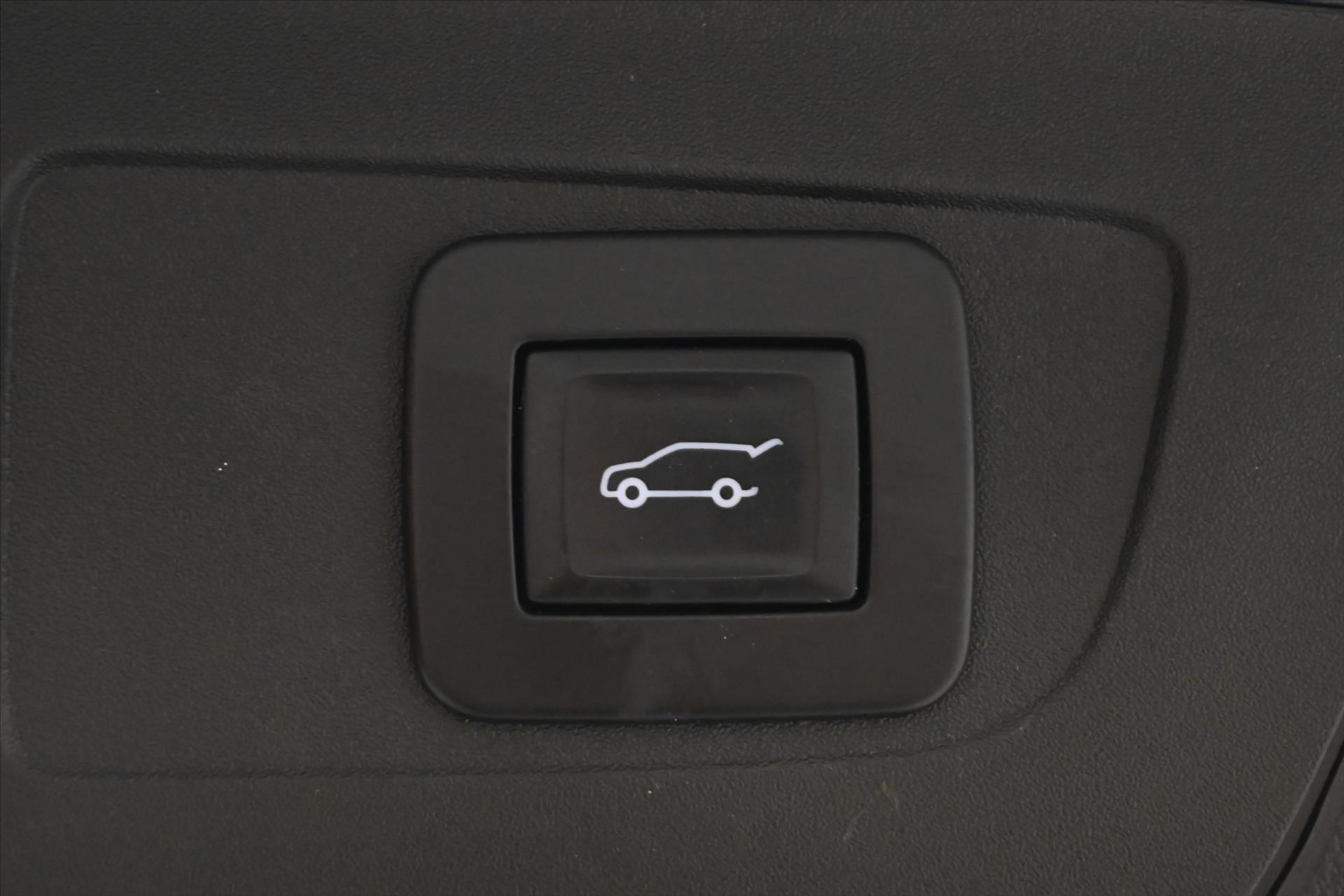 Hlavní fotografie vozu Opel Insignia 2,0 CDTI 128 kW AT8 SportTourer Záruka až 5 let (28)