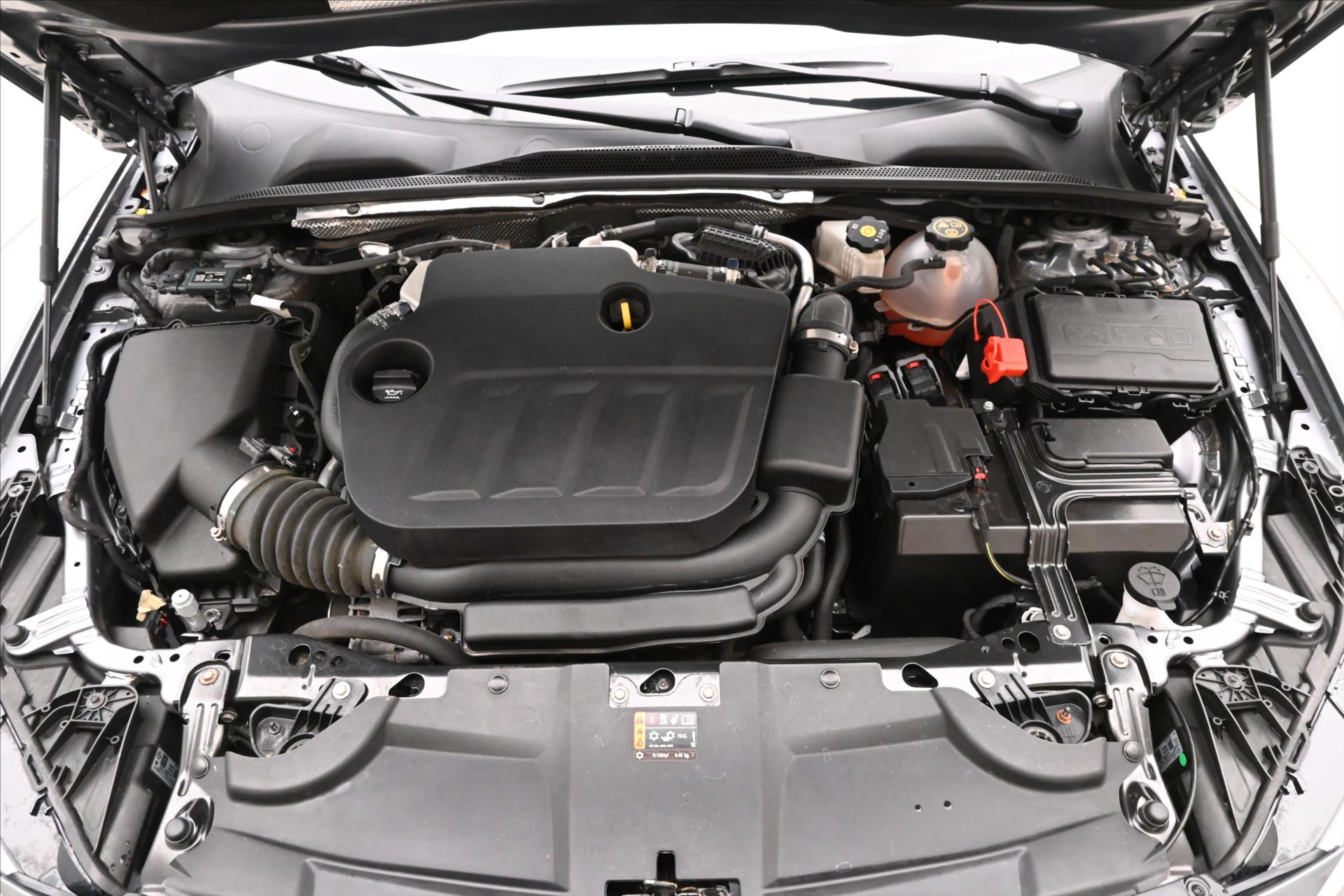 Hlavní fotografie vozu Opel Insignia 2,0 CDTI 128 kW AT8 SportTourer Záruka až 5 let (10)