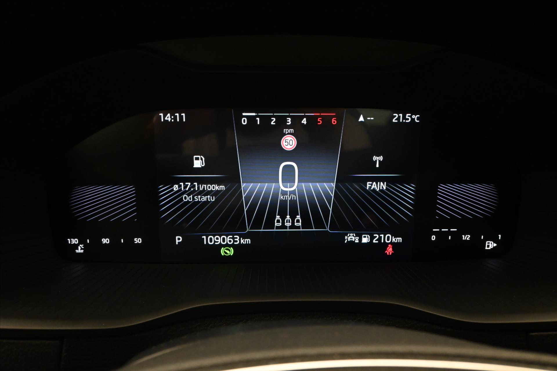 Hlavní fotografie vozu Škoda Karoq 2,0 TDI 85kW DSG Business Záruka až 5 let (17)
