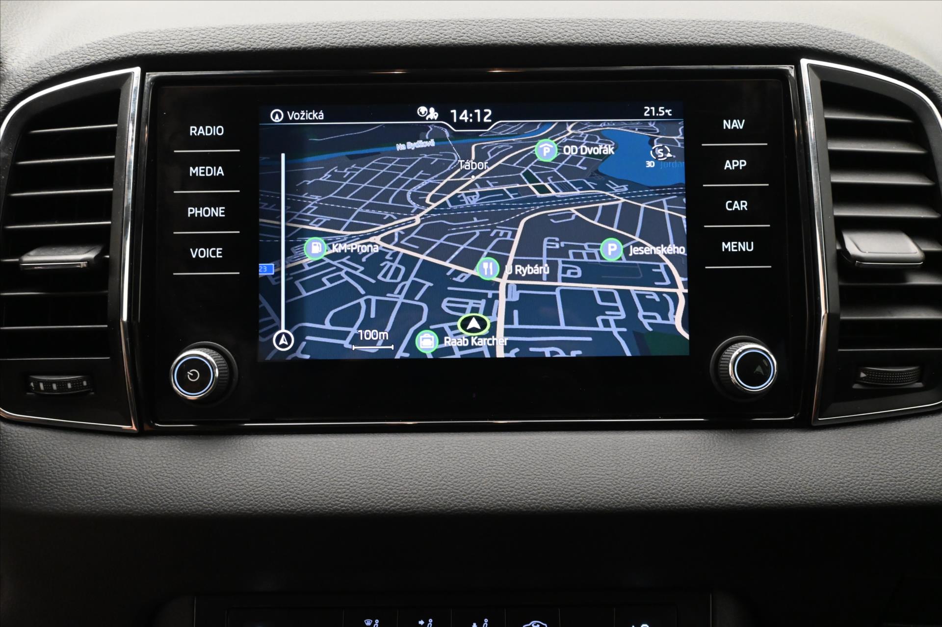 Hlavní fotografie vozu Škoda Karoq 2,0 TDI 85kW DSG Business Záruka až 5 let (21)