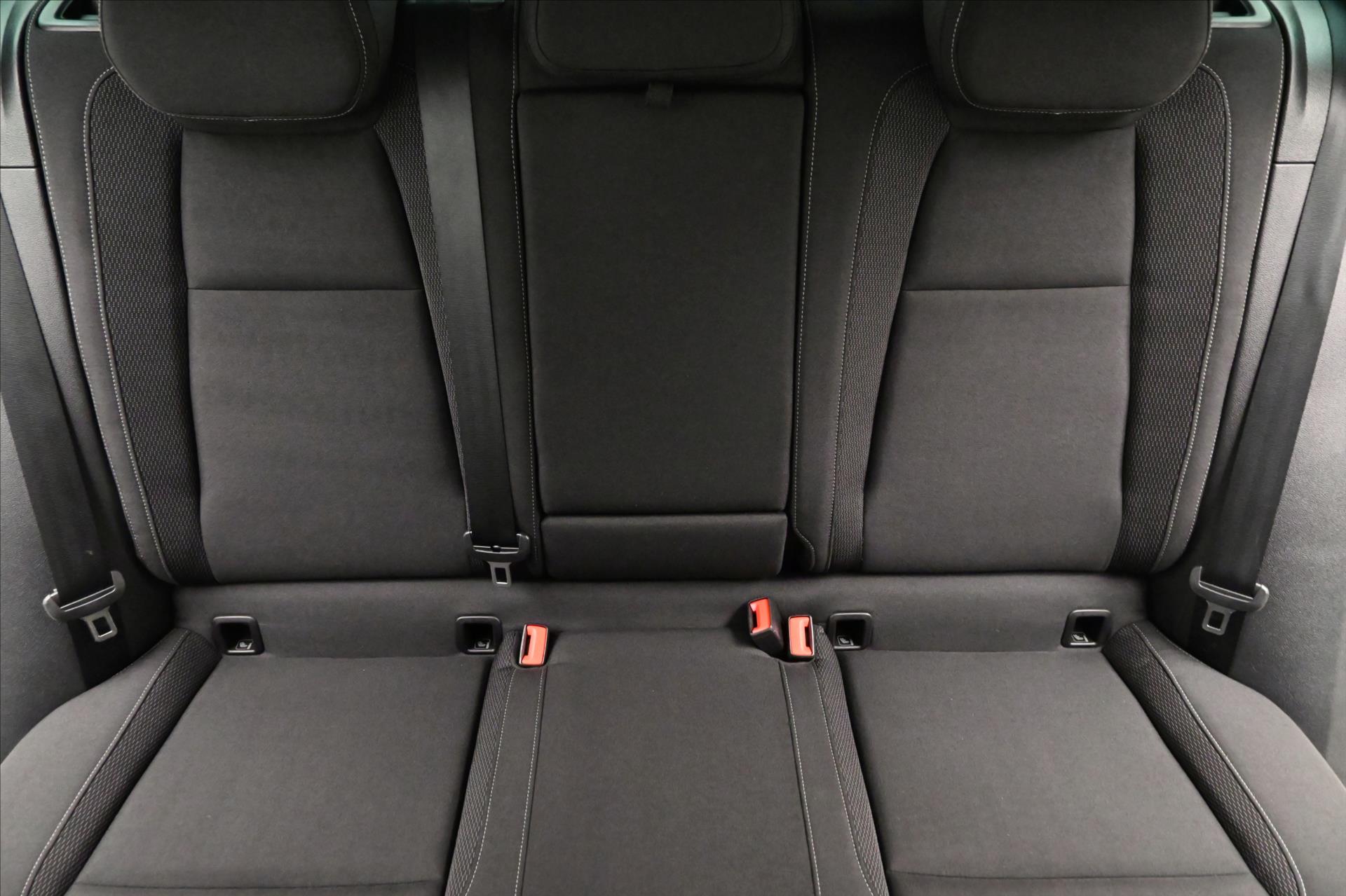 Hlavní fotografie vozu Škoda Karoq 2,0 TDI 85kW DSG Business Záruka až 5 let (29)