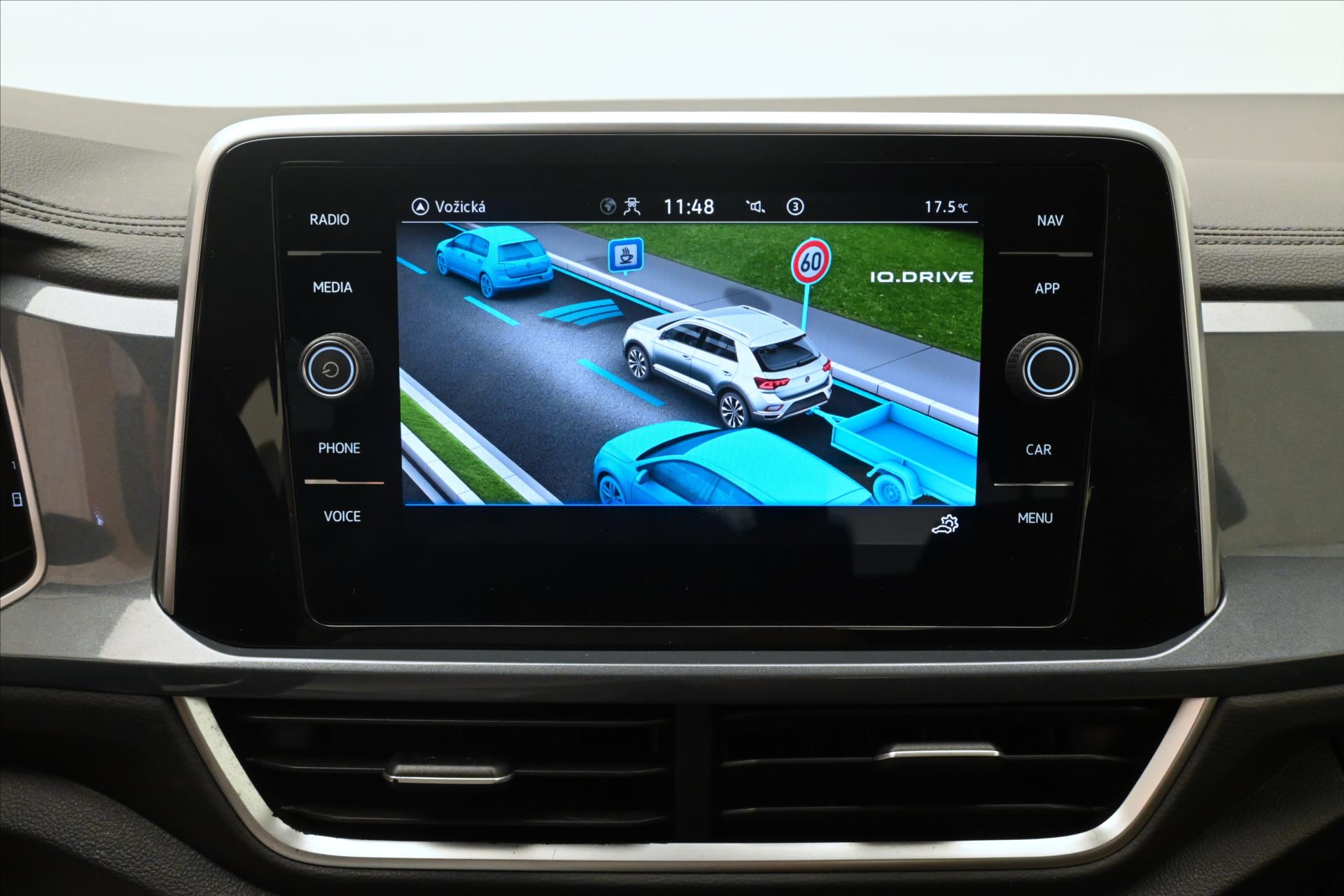 Main photo of the car Volkswagen T-Roc 2.0 TDI 110kW DSG Style Warranty up to 5 years (21)